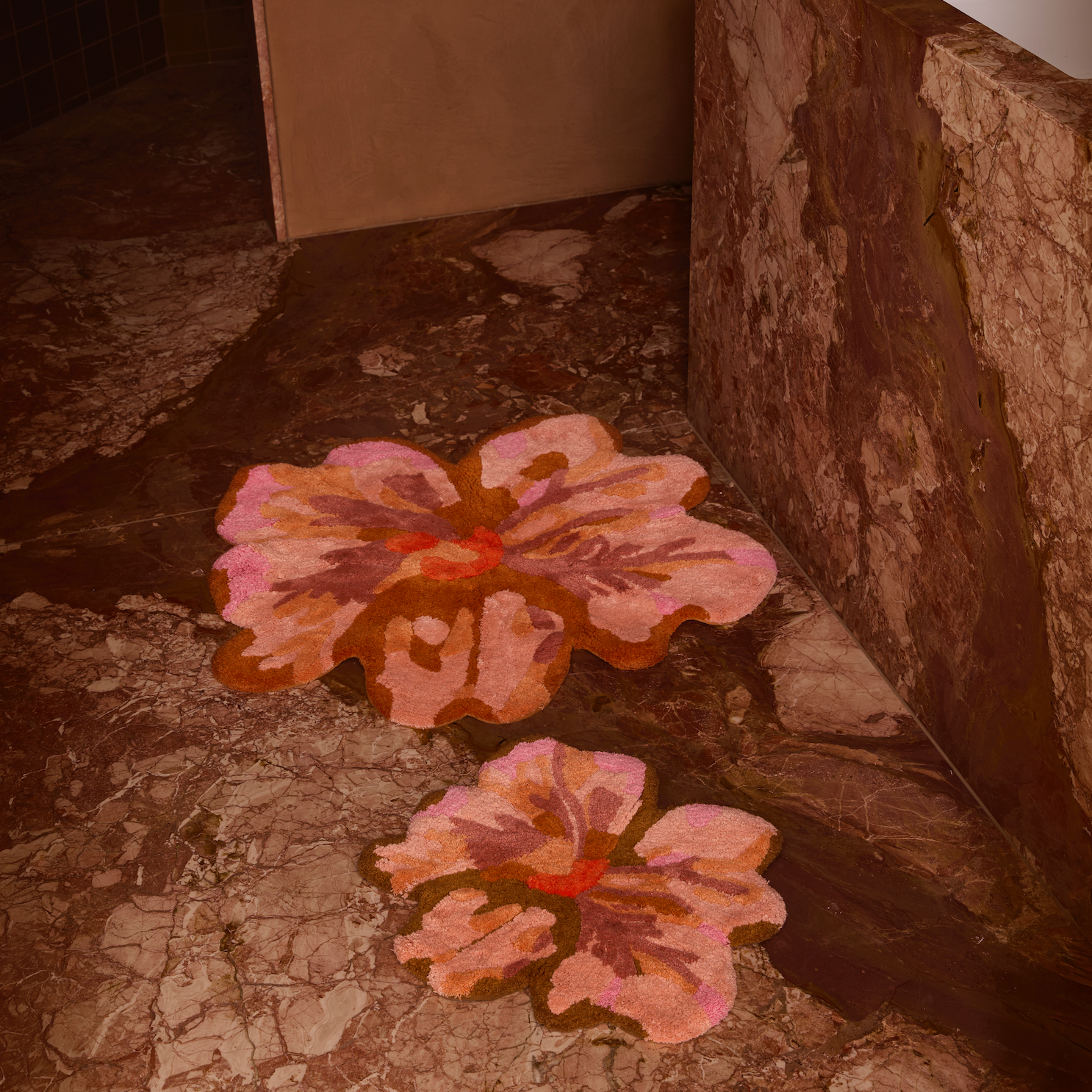 BONNIE AND NEIL MINI TULIP BATH MAT: TAN