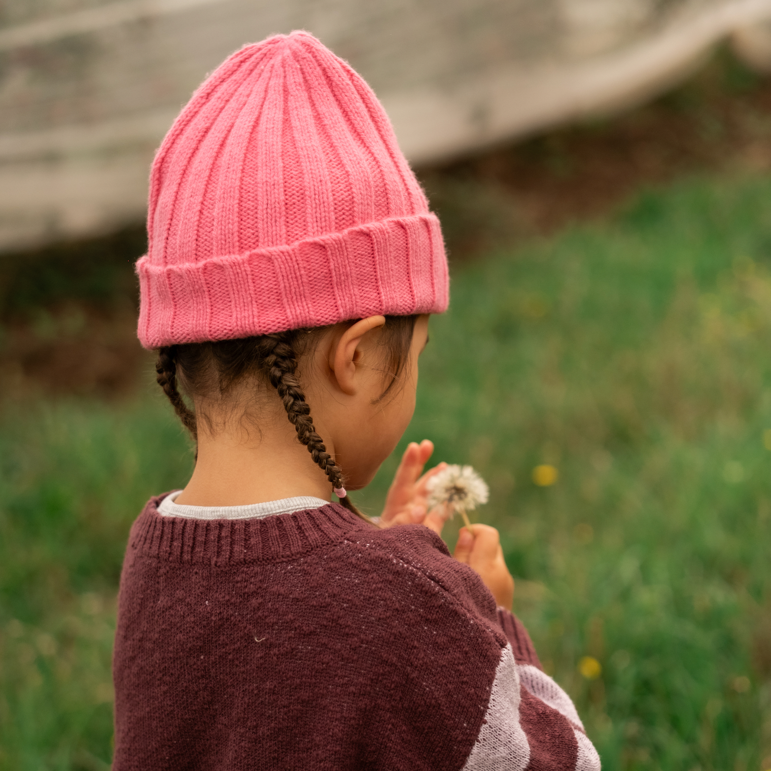 GROWN MERINO BLEND RIB KNIT BEANIE: RASPBERRY
