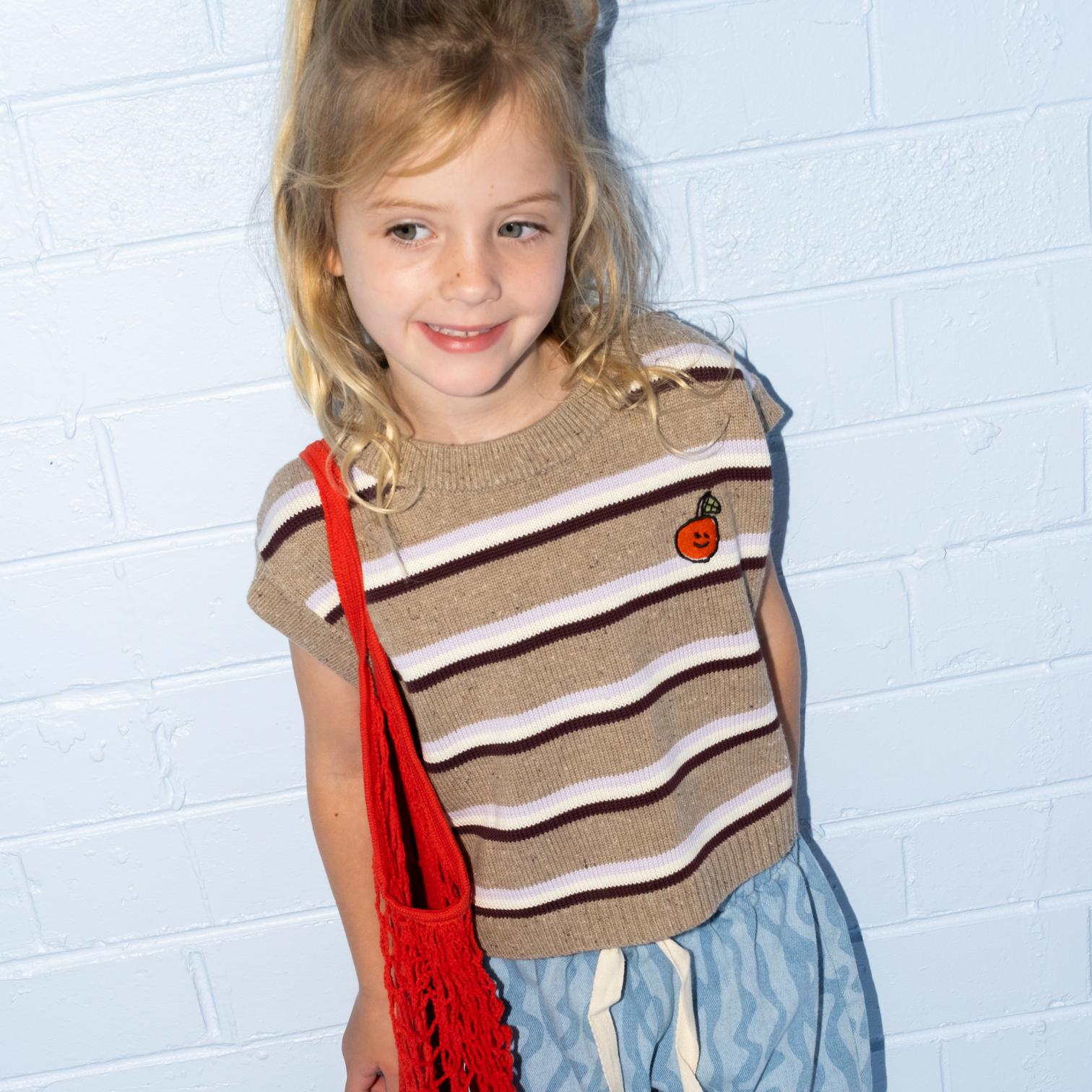 GROWN ORGANIC STRIPE APPLE KNIT VEST: OATMILK