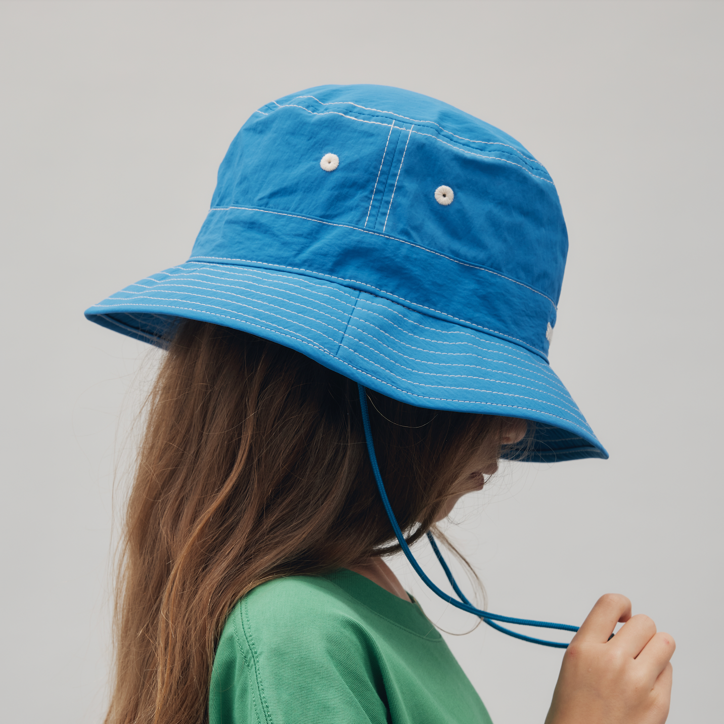 SONNIE NYLON BUCKET HAT CONTRAST STITCHING: ELECTRIC BLUE