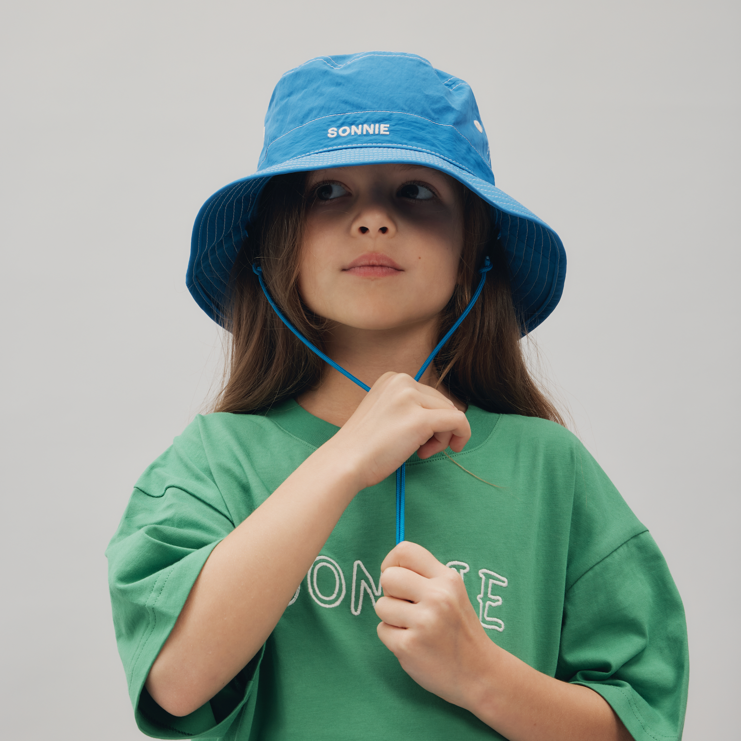 SONNIE NYLON BUCKET HAT CONTRAST STITCHING: ELECTRIC BLUE