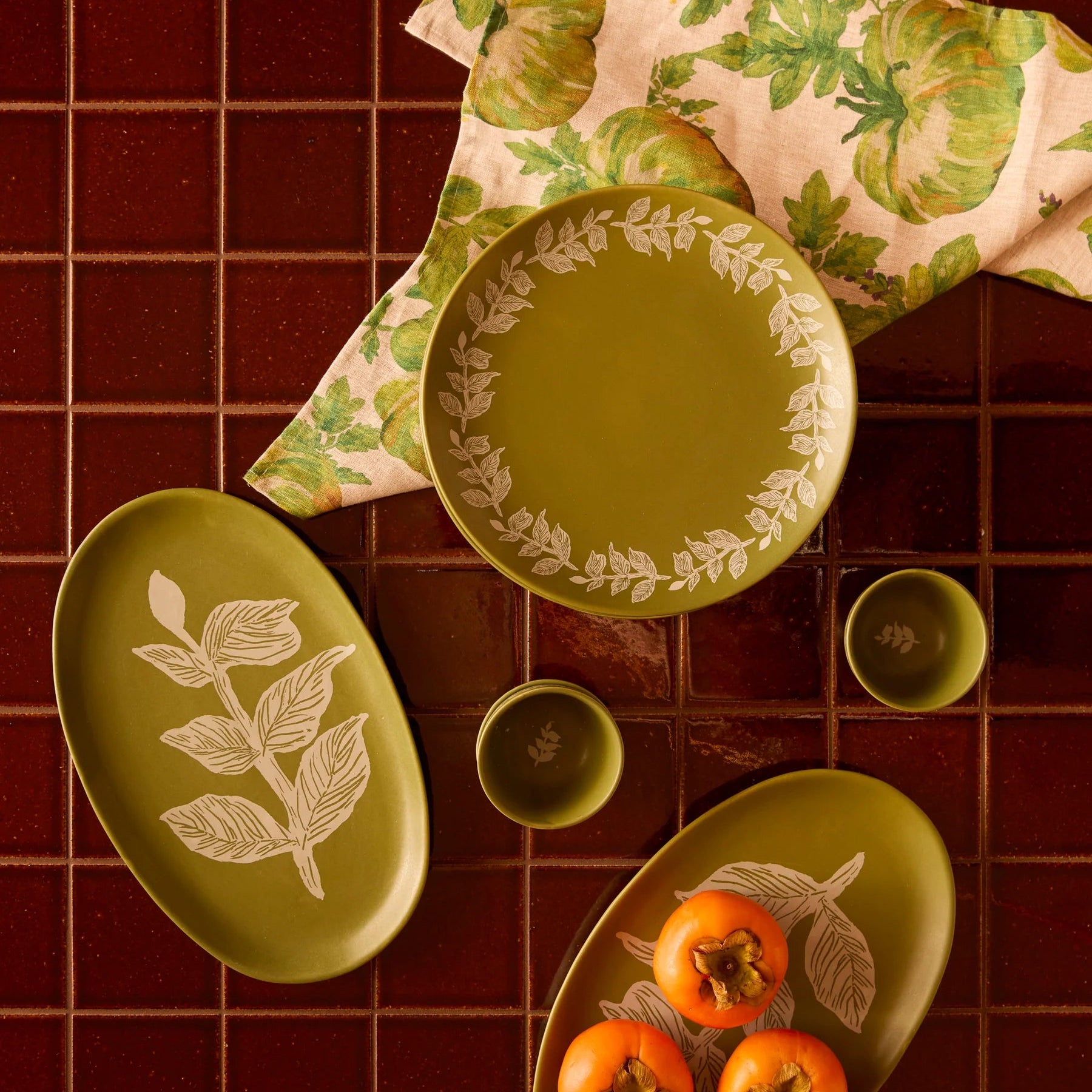 BONNIE AND NEIL LINEN TEA TOWEL: HEIRLOOM GREEN