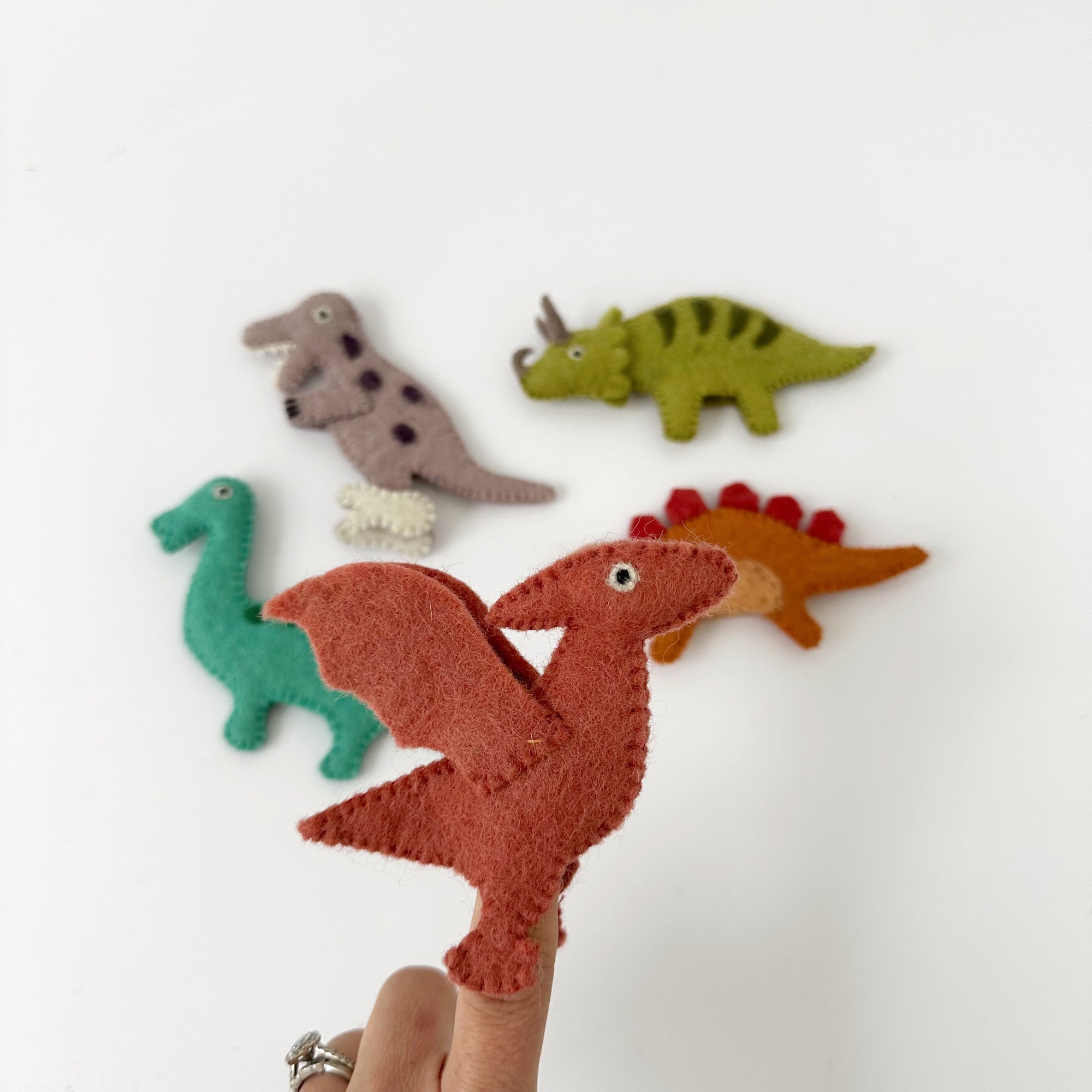 TARA TREASURES DINOSAUR FINGER PUPPET SET