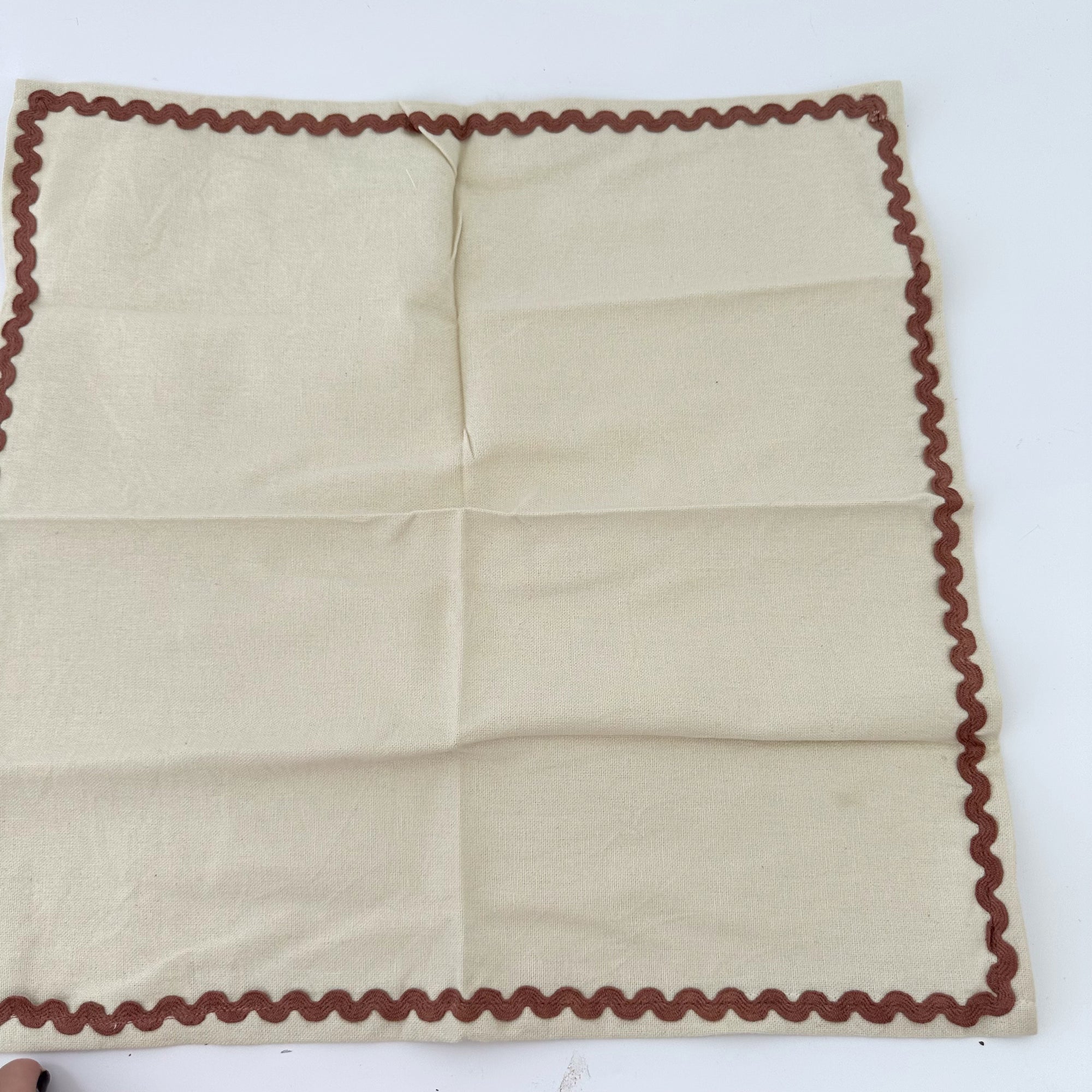 ORLA COTTON NAPKINS: IVORY/ RUSSET