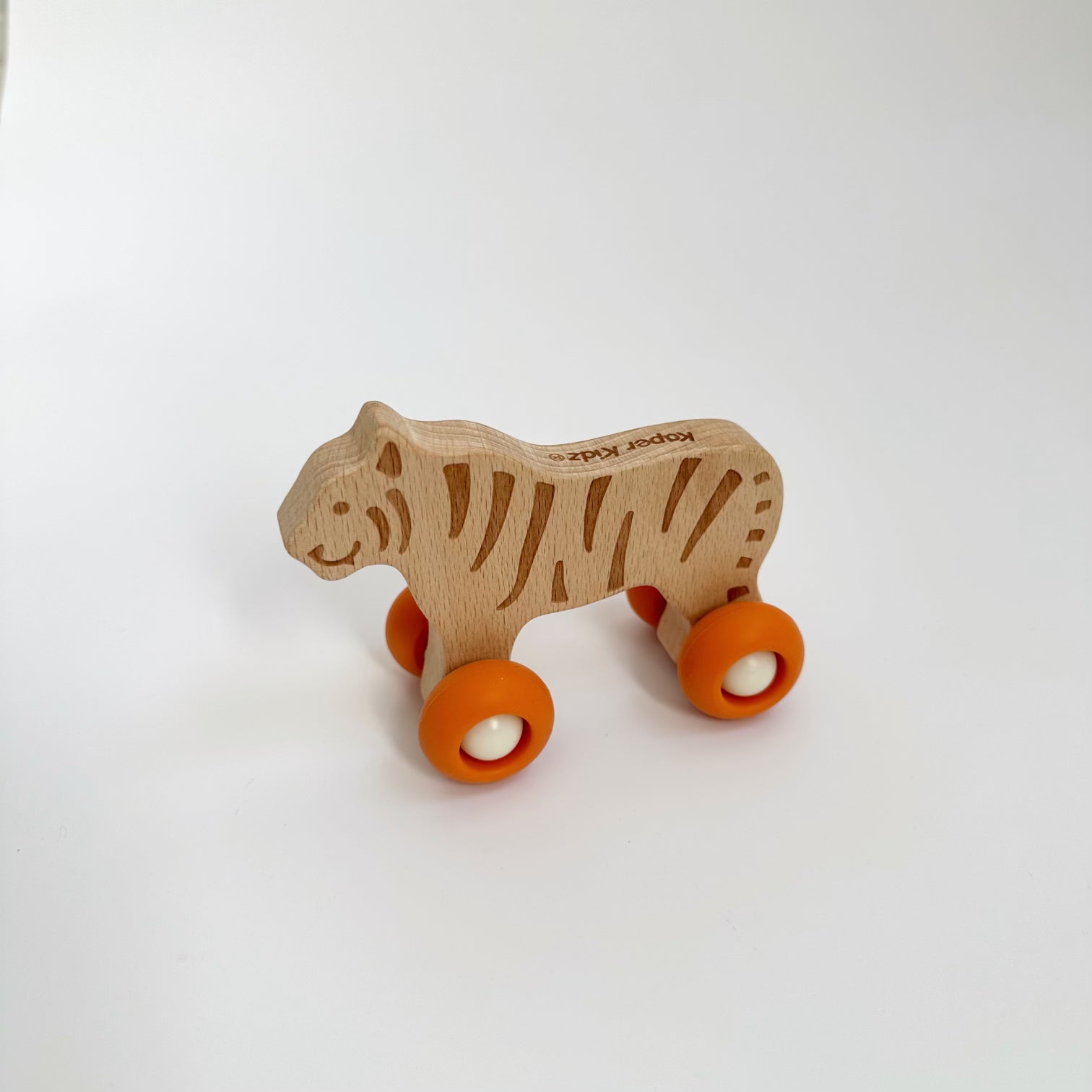 WILDLIFE WOODEN ANIMALS WITH RUBBER WHEELS