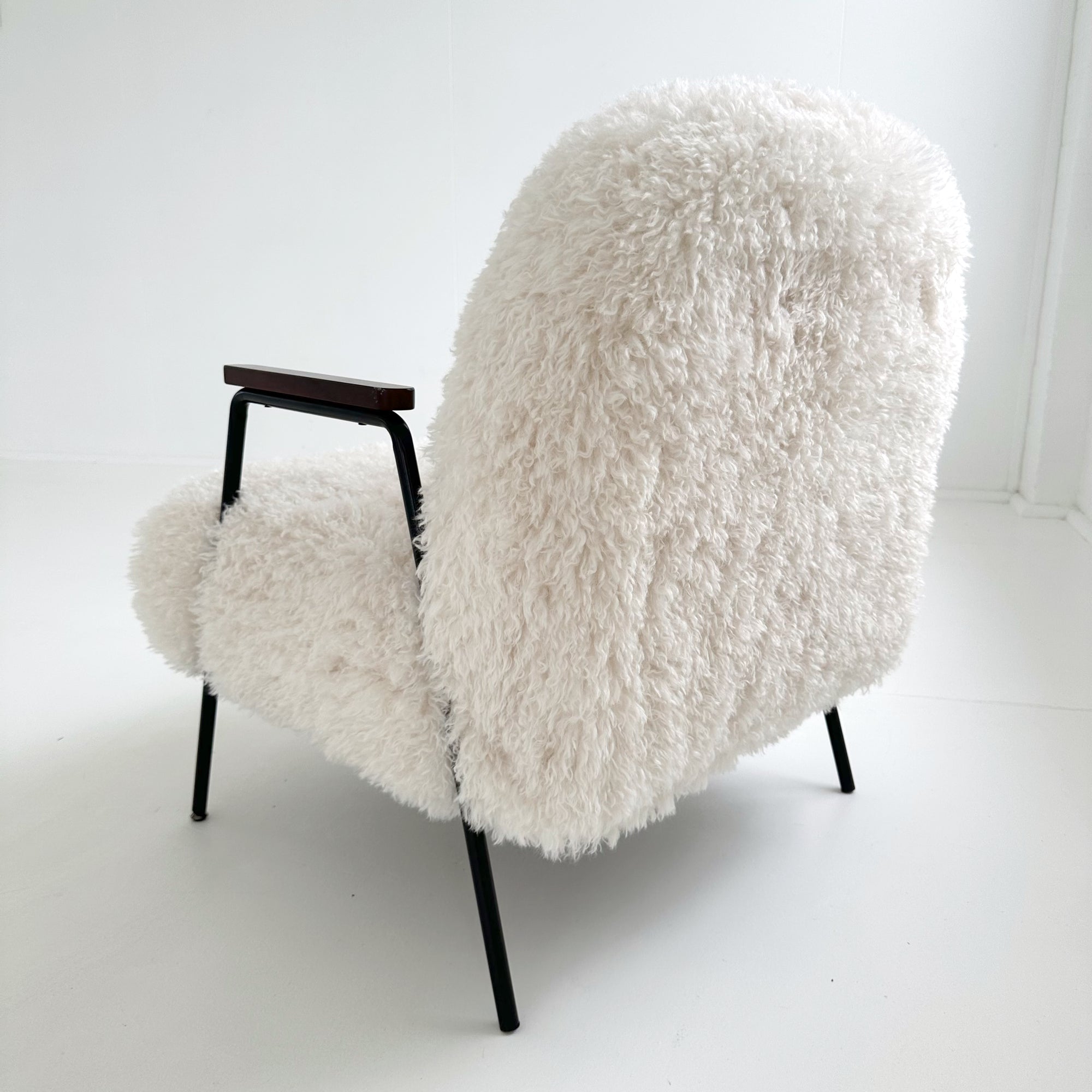 ARMO FAUX FUR ARMCHAIR