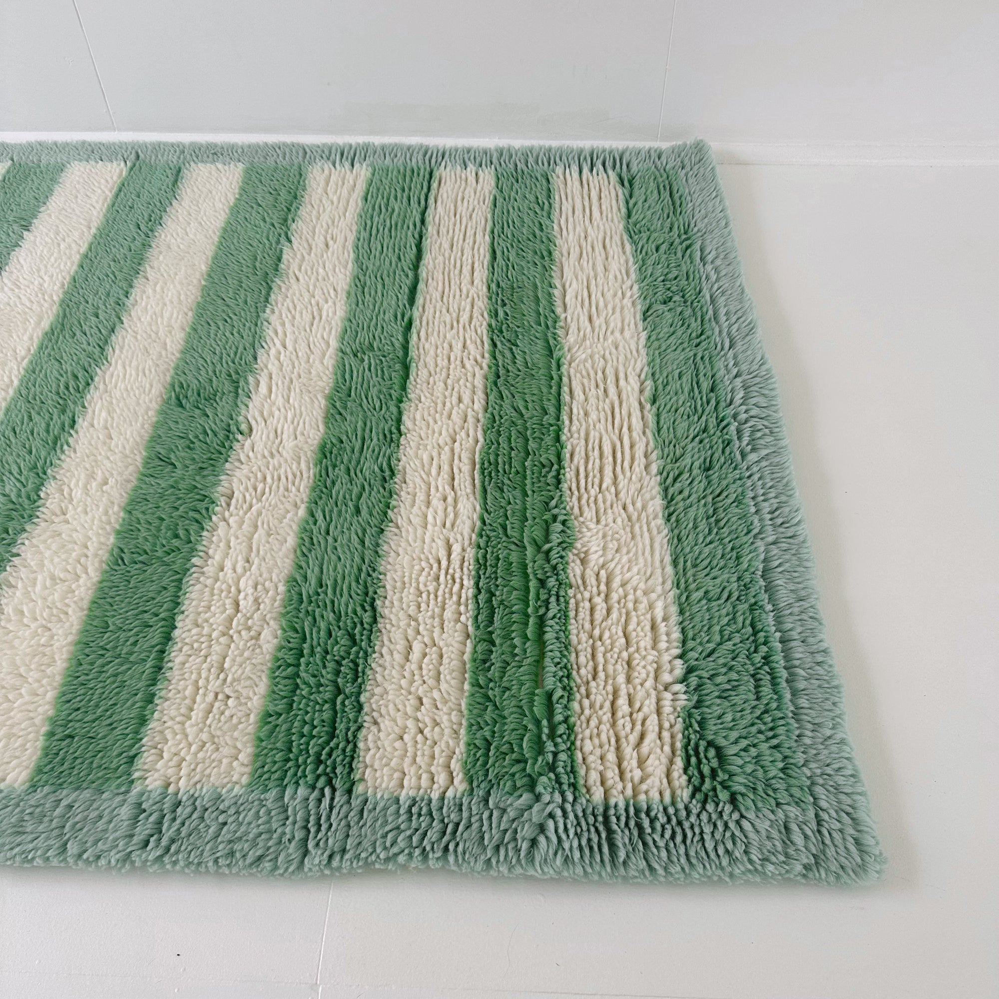 BONNIE AND NEIL STRIPE MINT RUG: MED