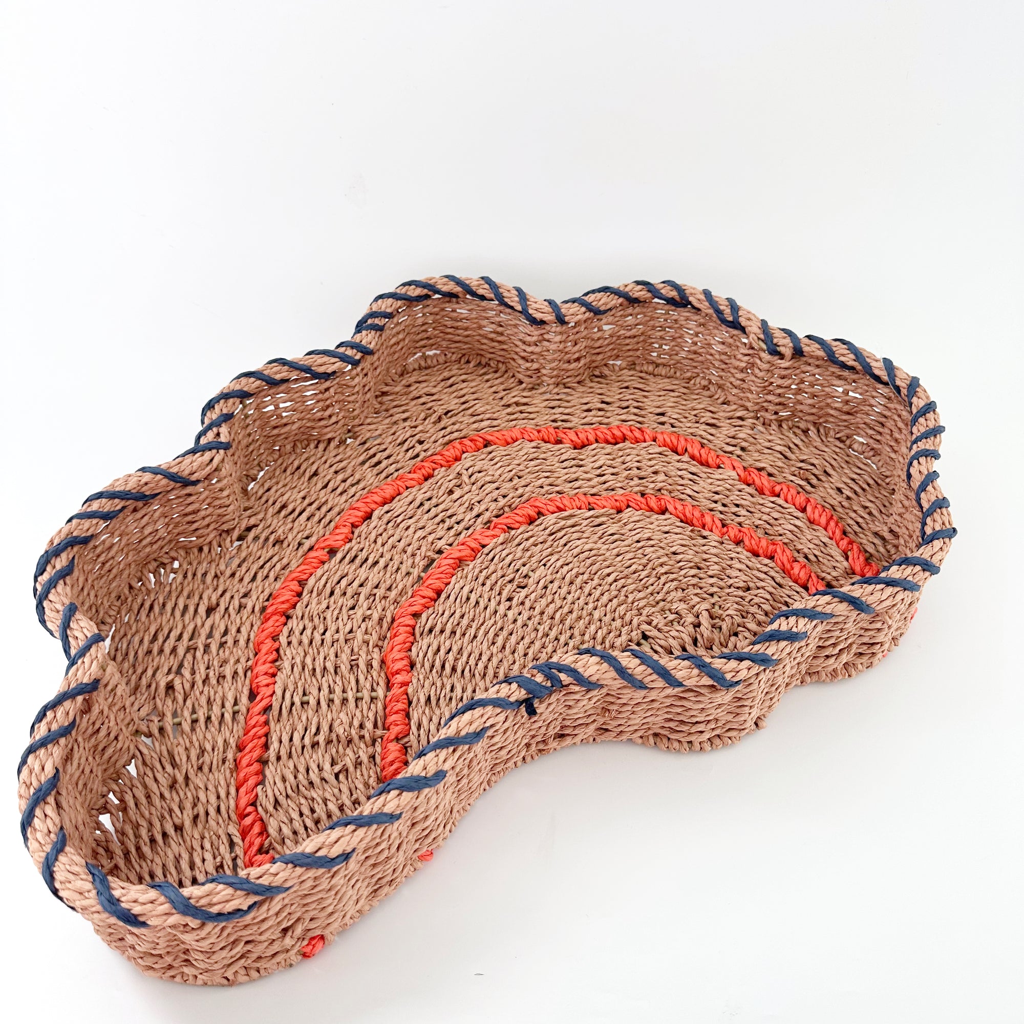 SHELL WOVEN TRAY