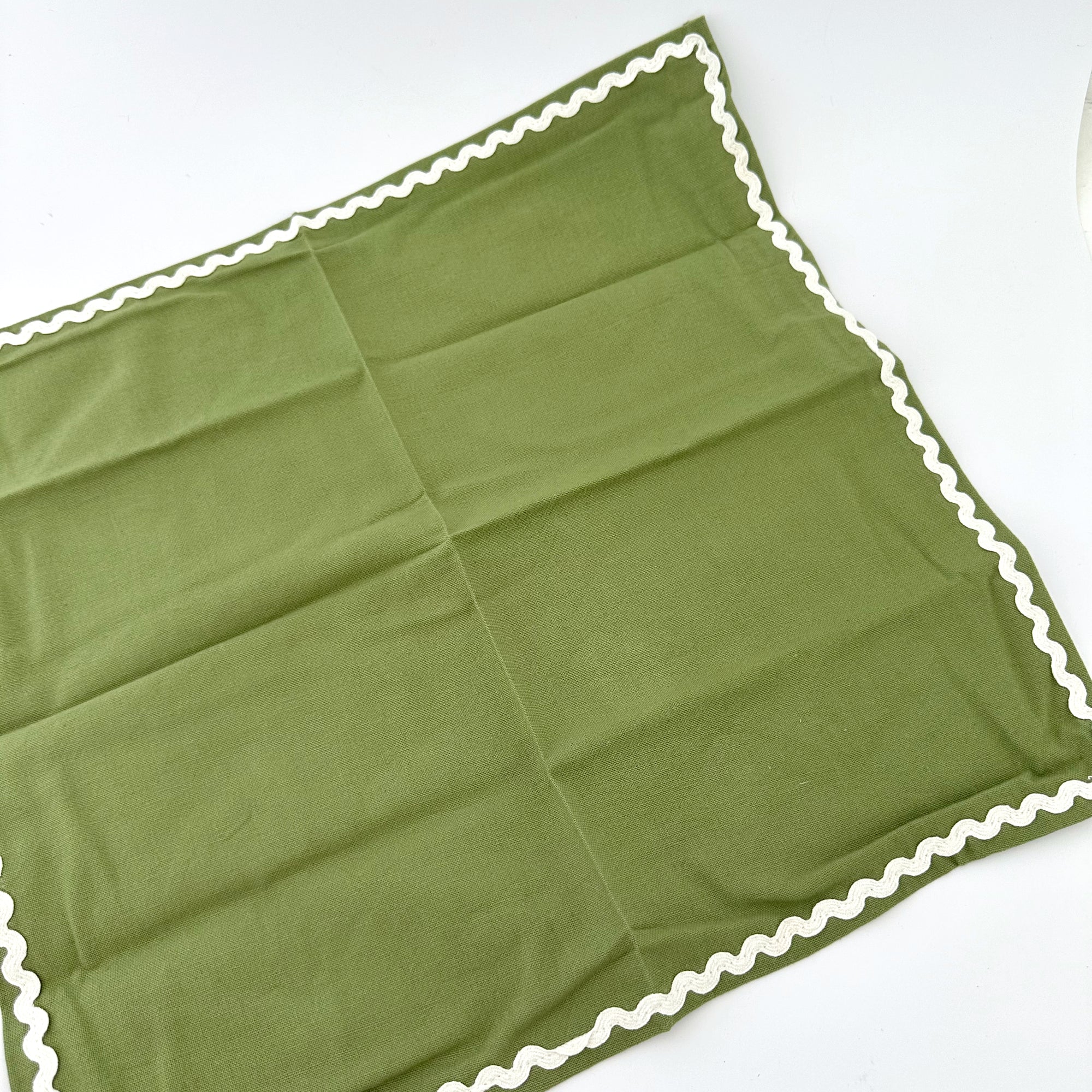 ORLA COTTON NAPKINS: OLIVE/ IVORY