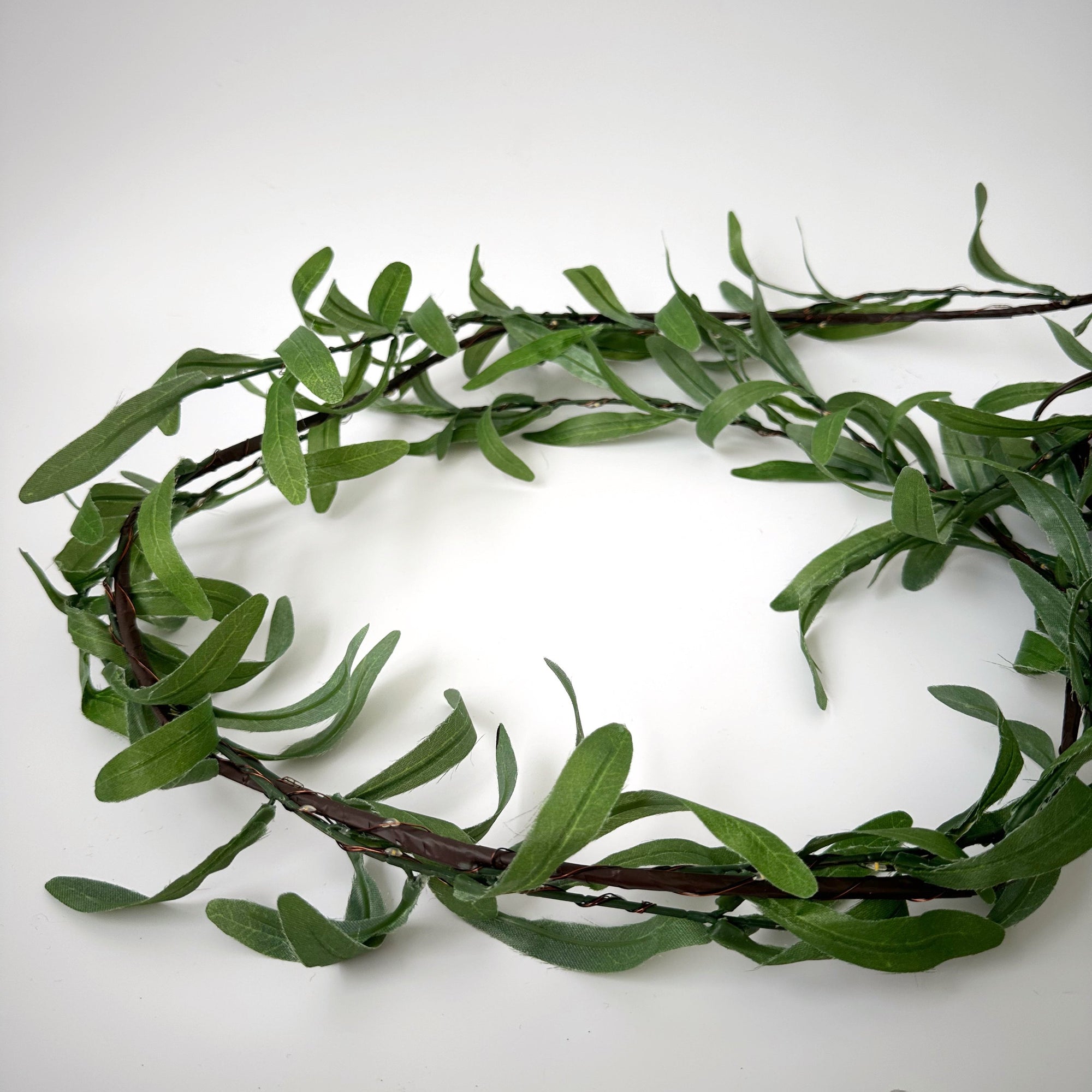 OLIVE LED GARLAND: GREEN