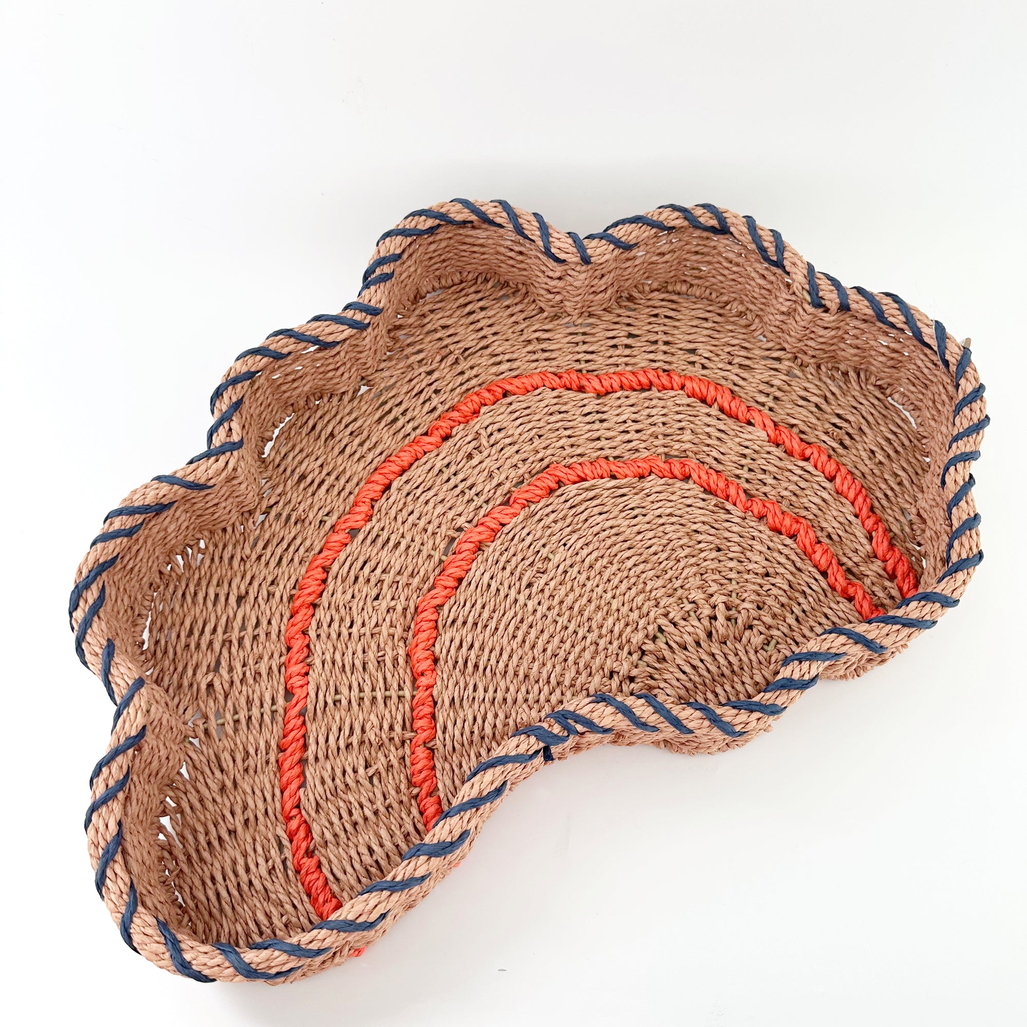 SHELL WOVEN TRAY