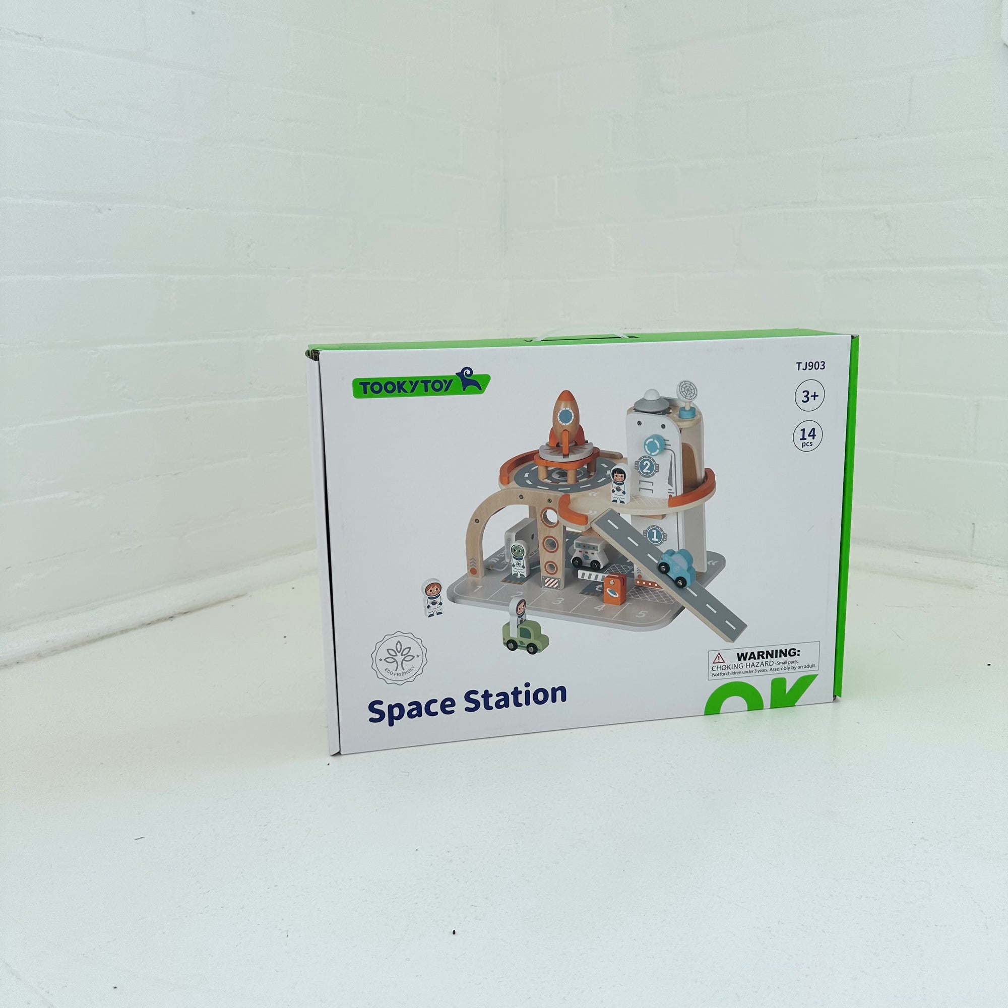 SPACE STATION PLAY SET