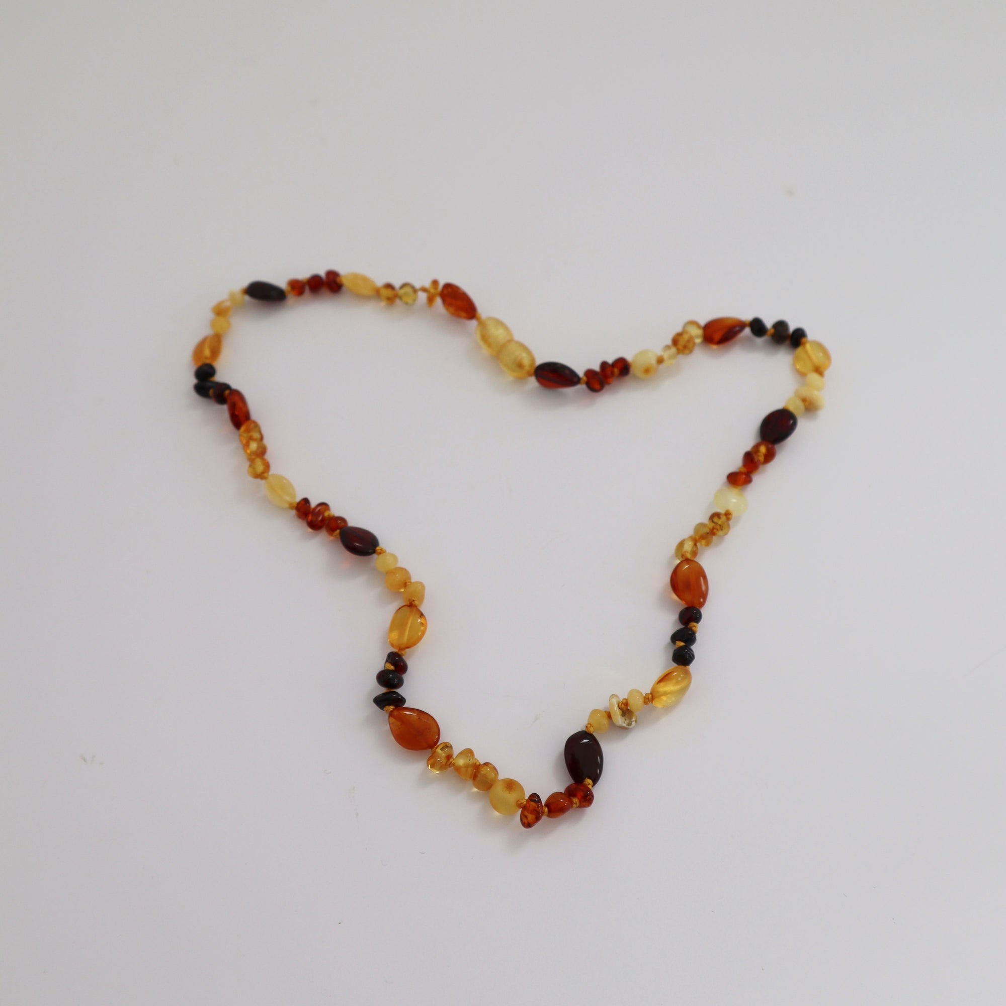 AMBER NECKLACE: DAISY