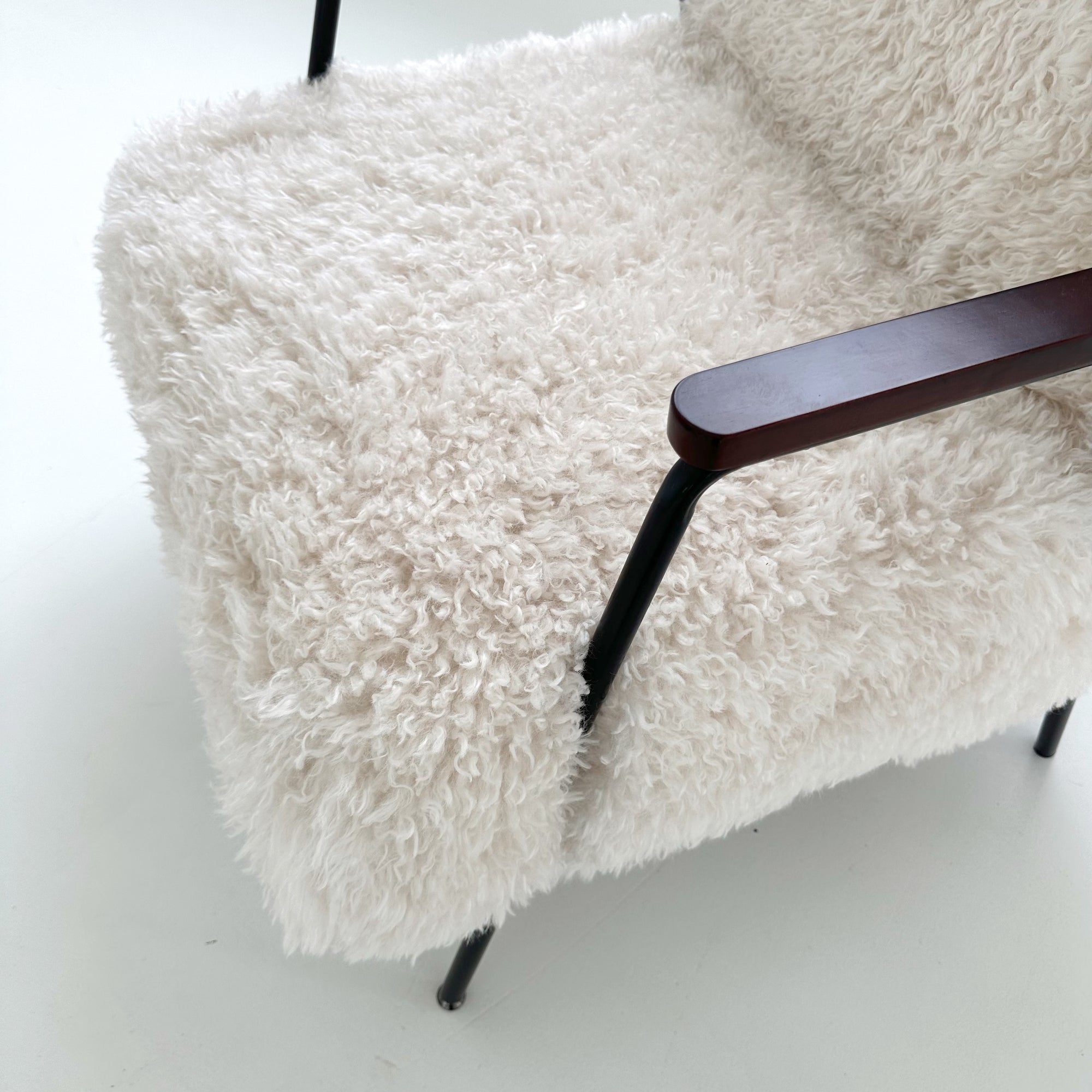 ARMO FAUX FUR ARMCHAIR