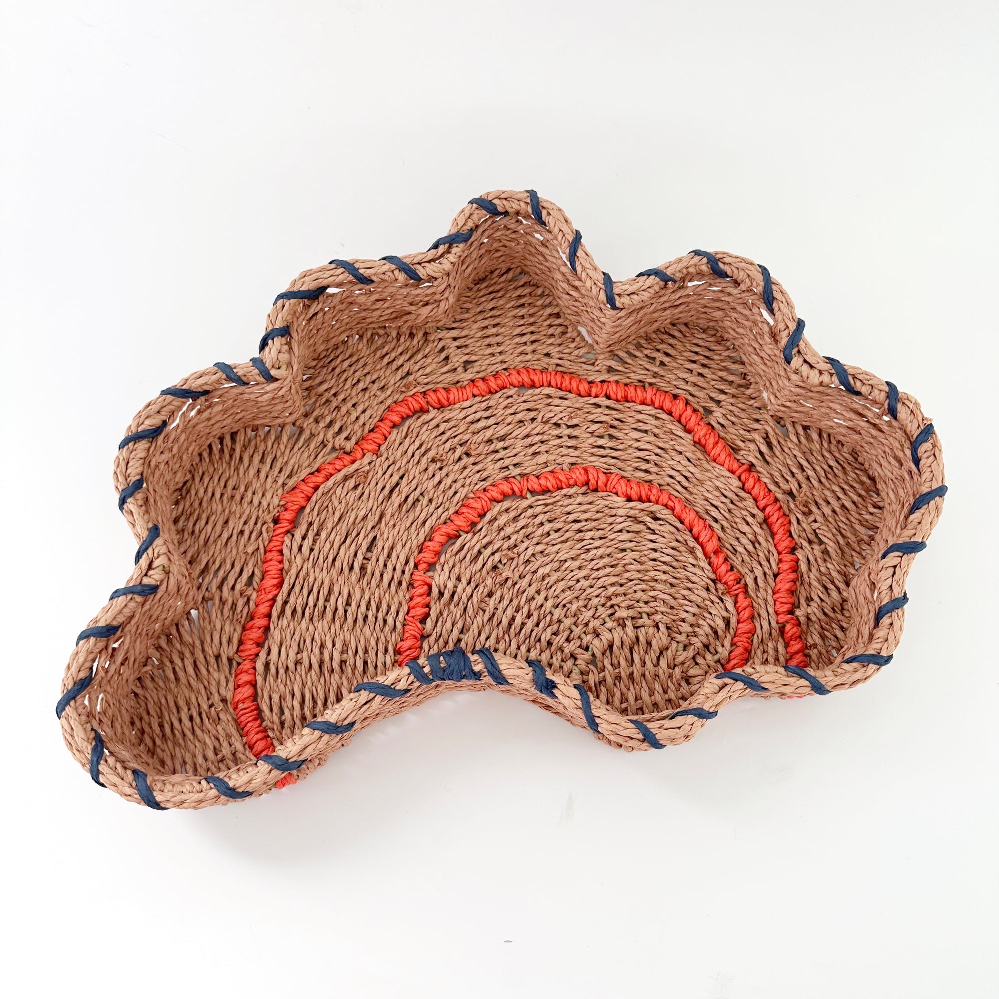 SHELL WOVEN TRAY