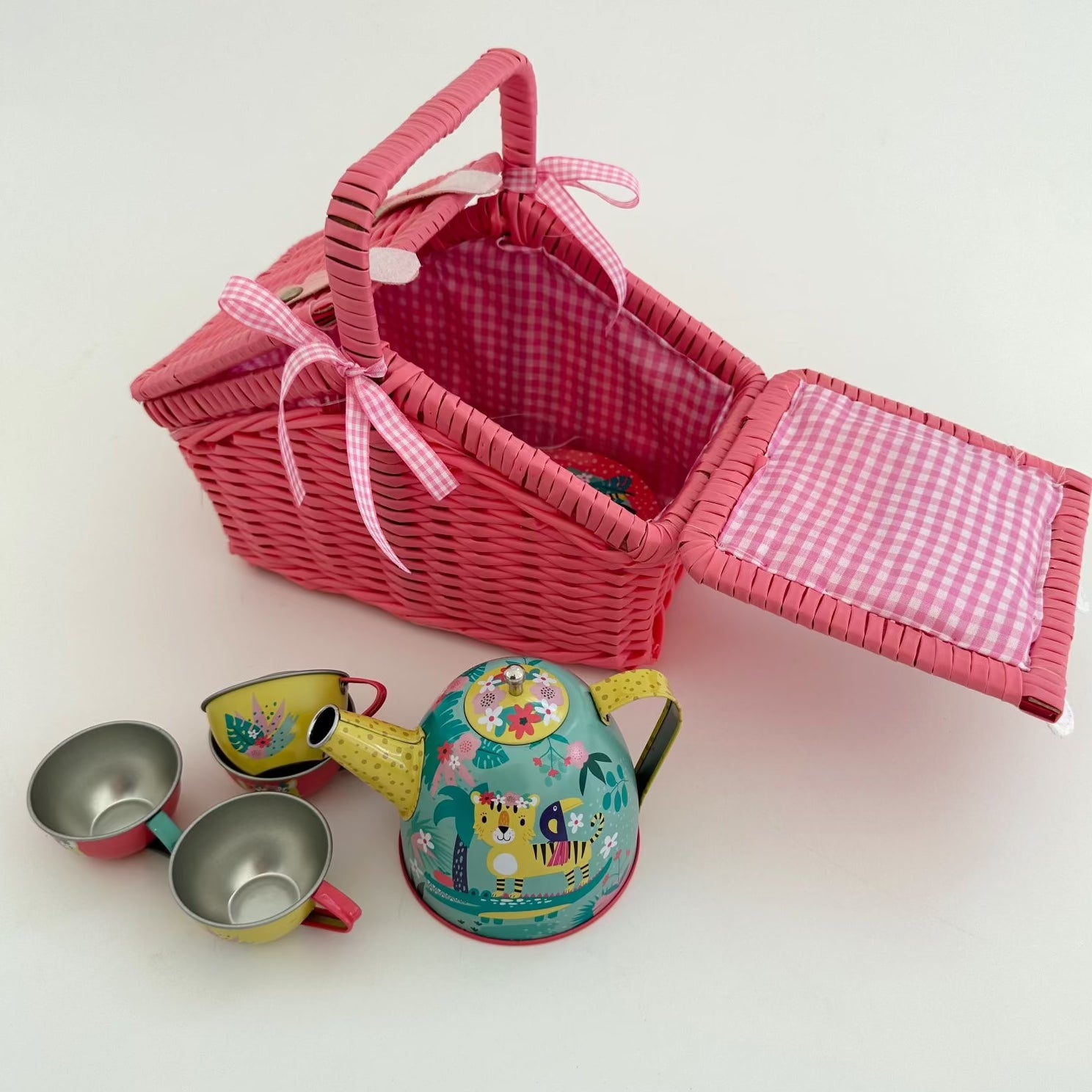 TIGER TIN TEA SET IN PICNIC BASKET Common Circus