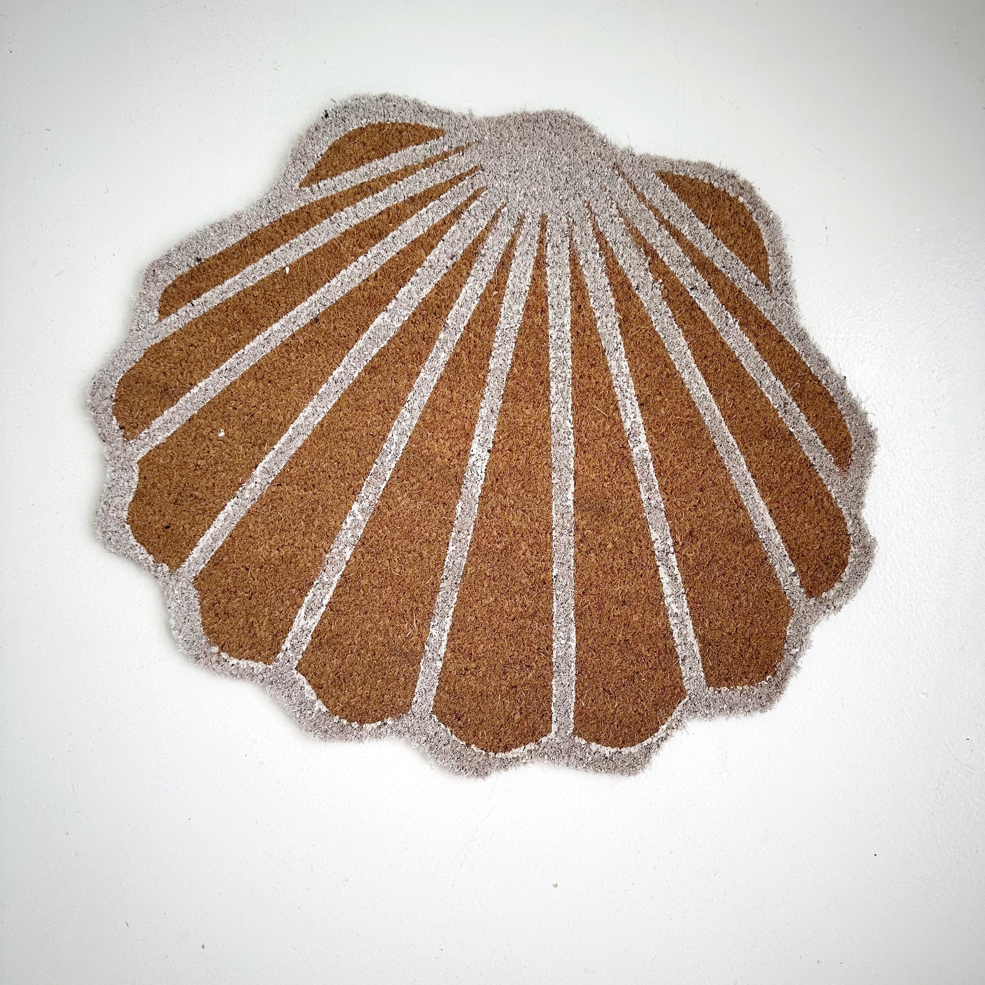 CLAM DOOR MAT: WHITE