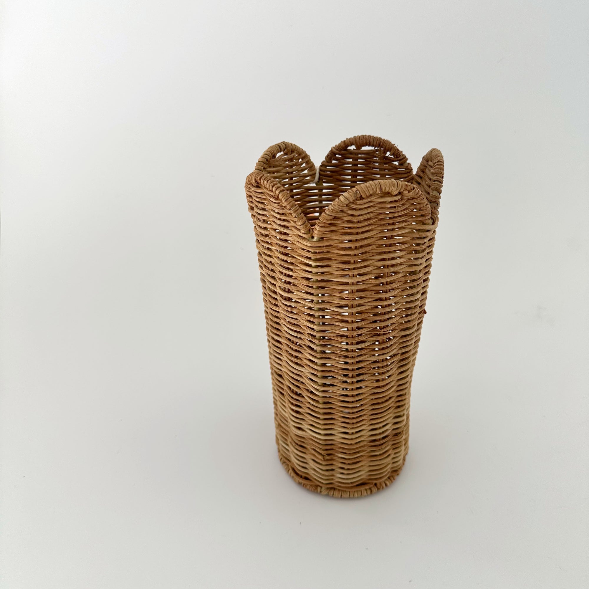 HAVANA RATTAN UTENSIL HOLDER