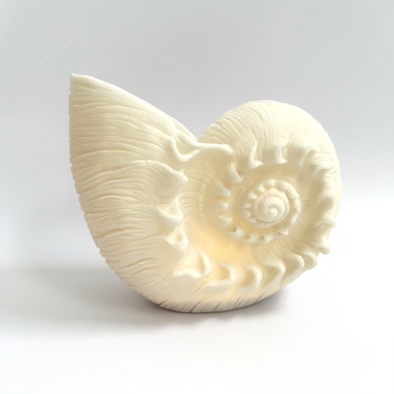 SHELL RESIN OUTDOOR LAMP IVORY