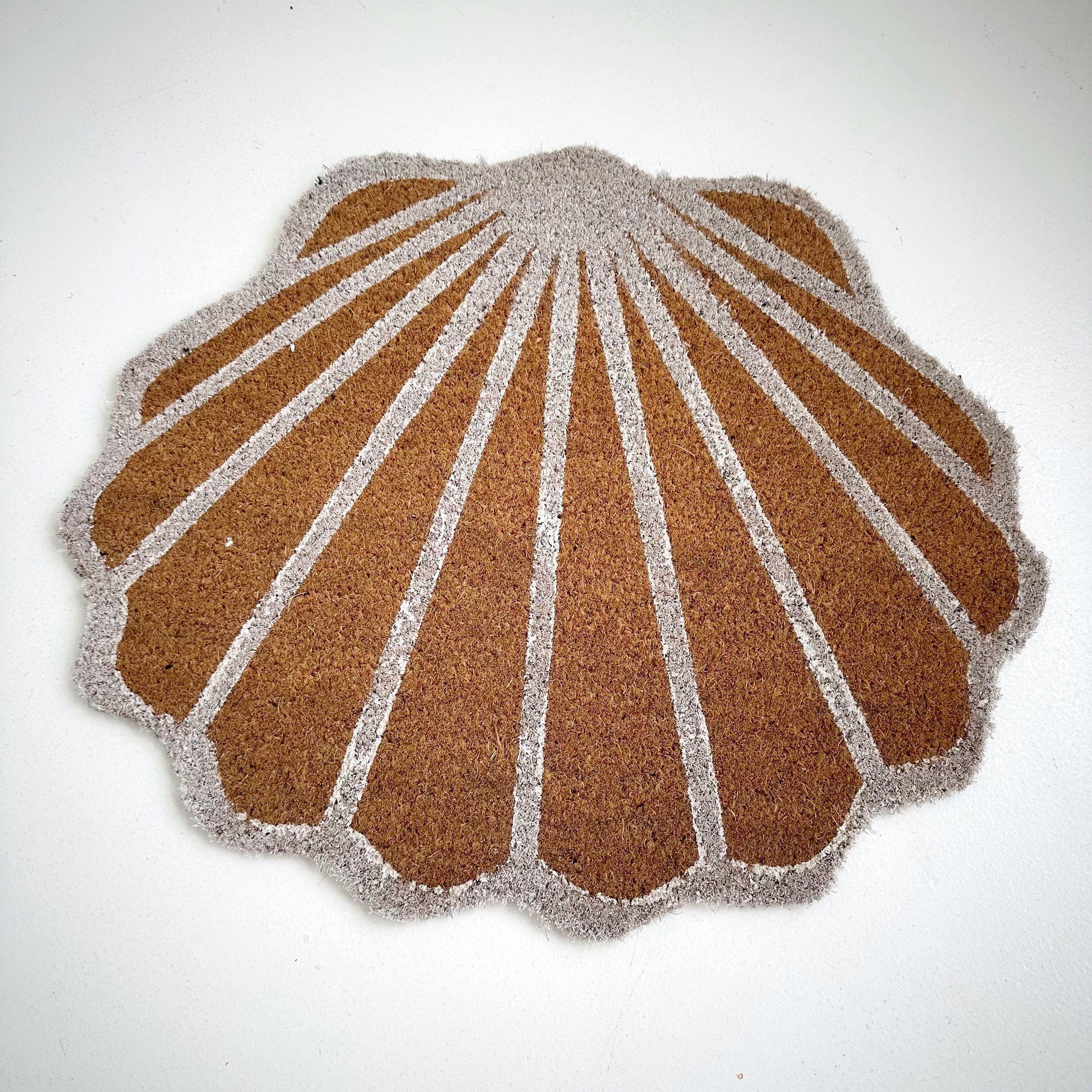 CLAM DOOR MAT: WHITE