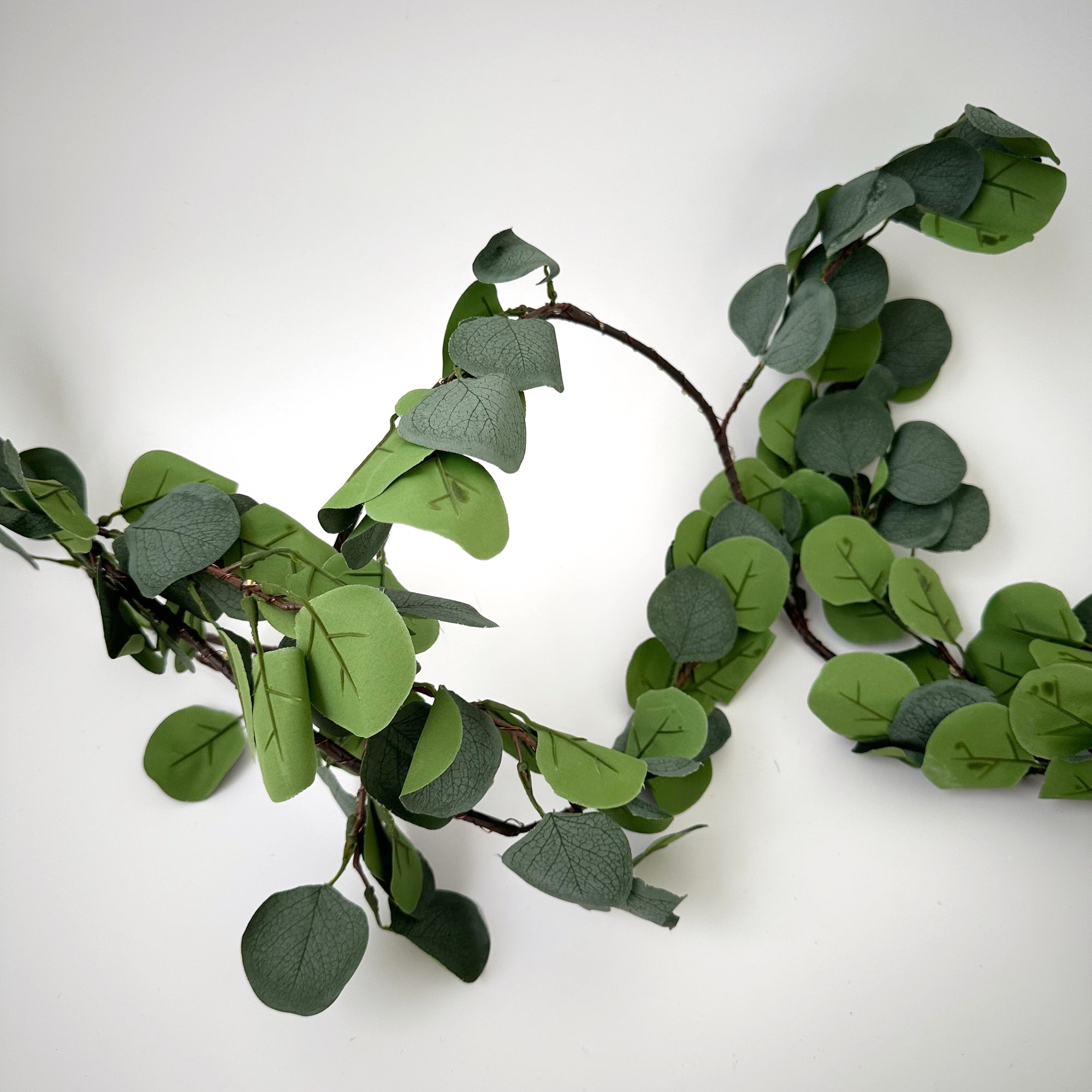 EUCALYPT LED GARLAND: GREEN