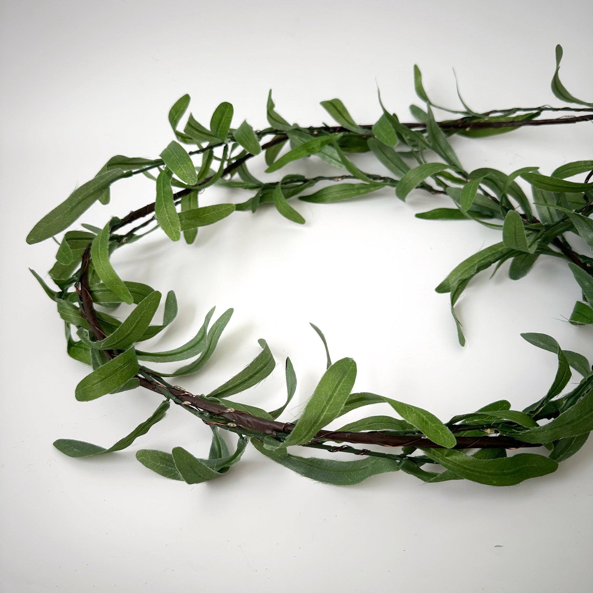 OLIVE LED GARLAND: GREEN