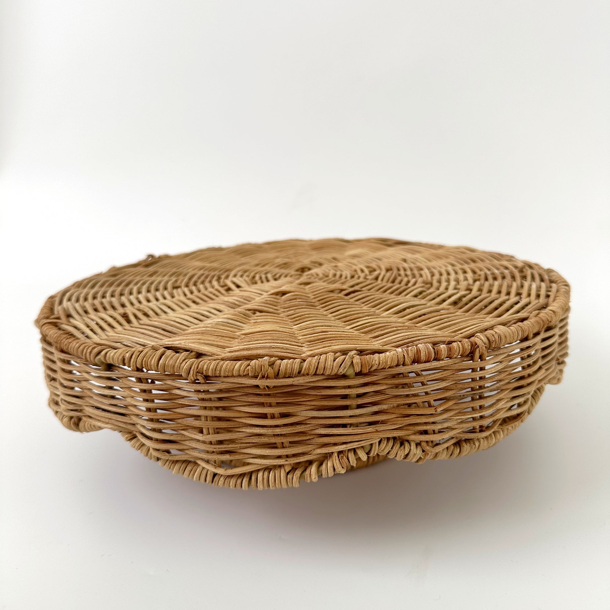 HAVANA RATTAN FOOTED STAND