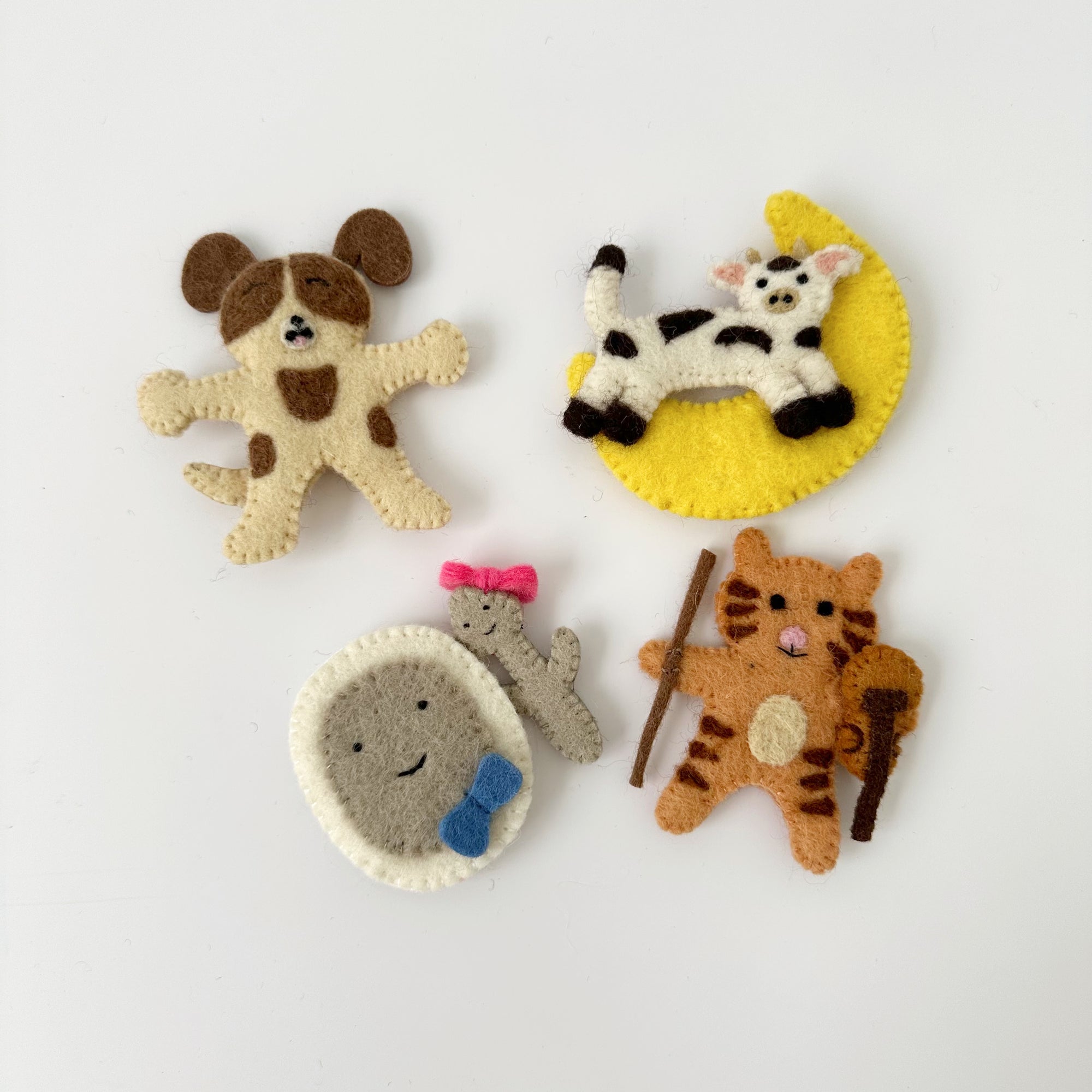 TARA TREASURES HEY DIDDLE DIDDLE FINGER PUPPET SET