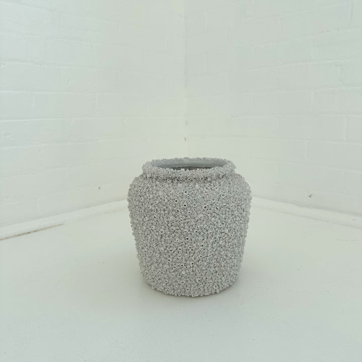 REINA RESIN POT