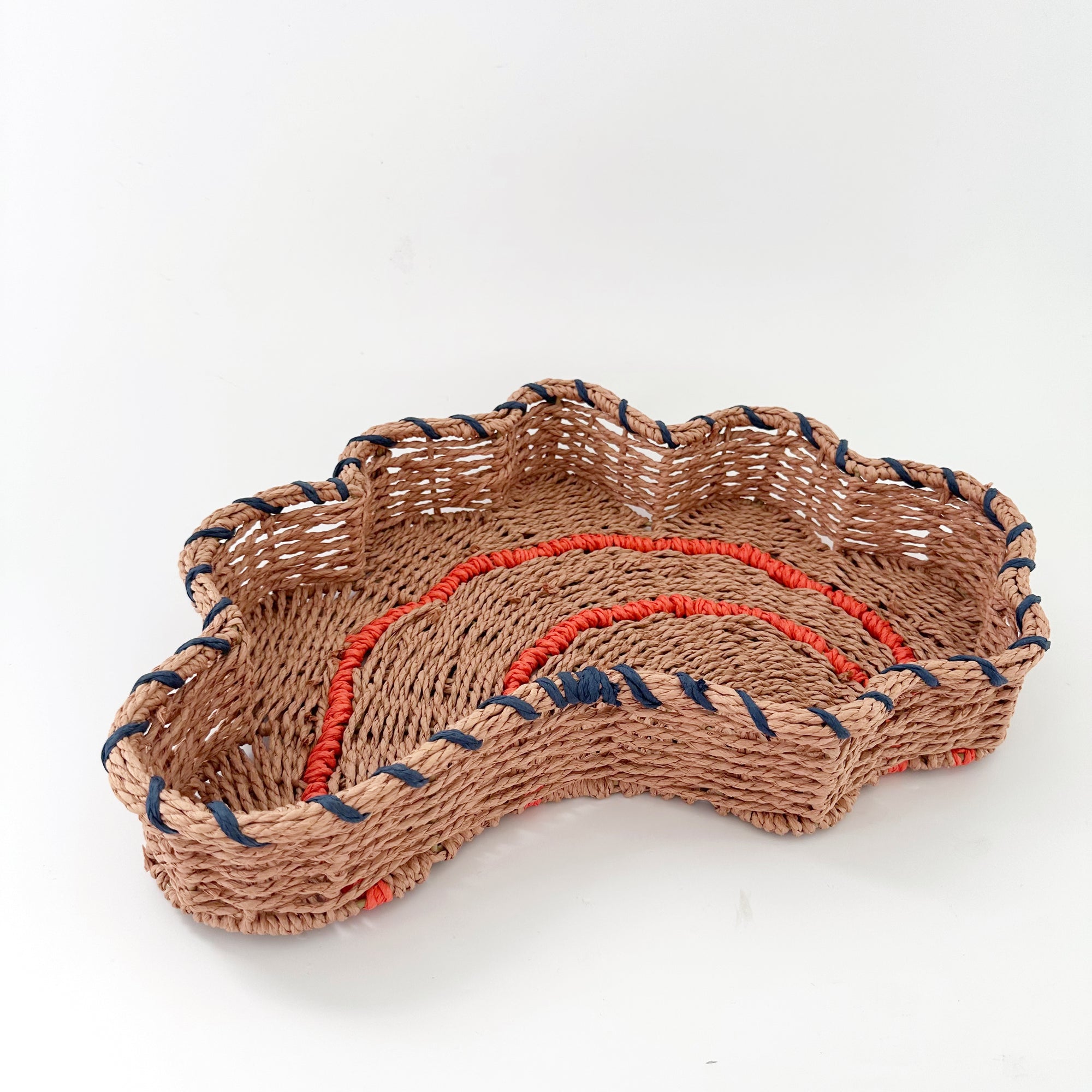 SHELL WOVEN TRAY