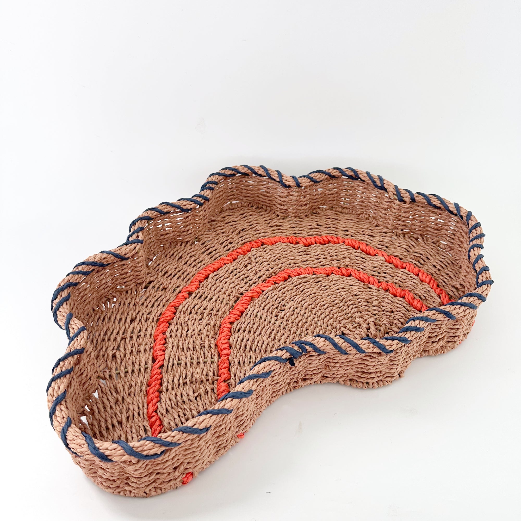 SHELL WOVEN TRAY