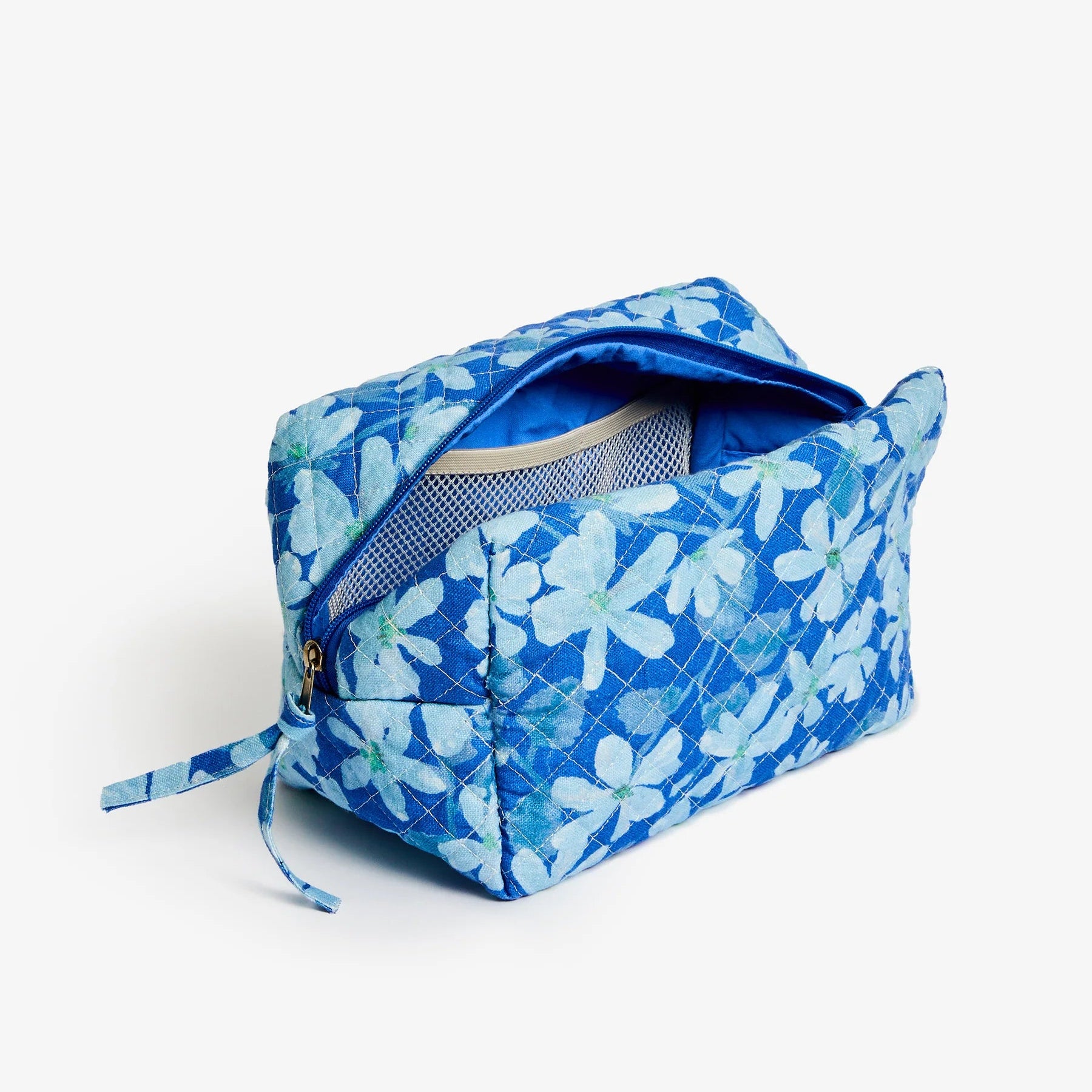 BONNIE AND NEIL MEDIUM TOILETRY BAG: VIOLET BLUE