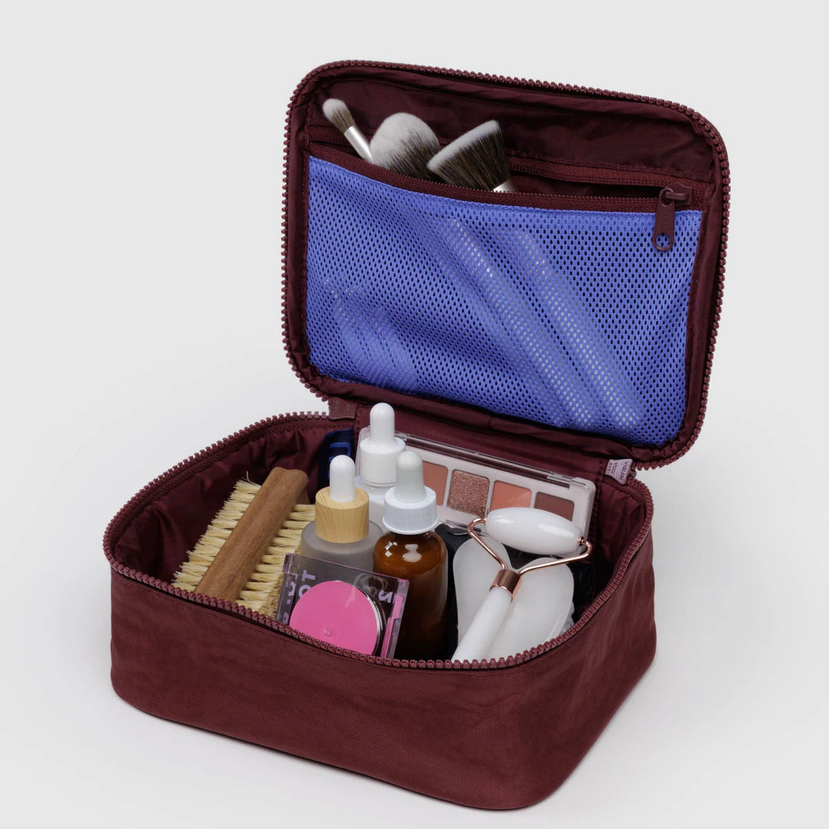 BAGGU SMALL COSMETIC CASE: MAHOGANY