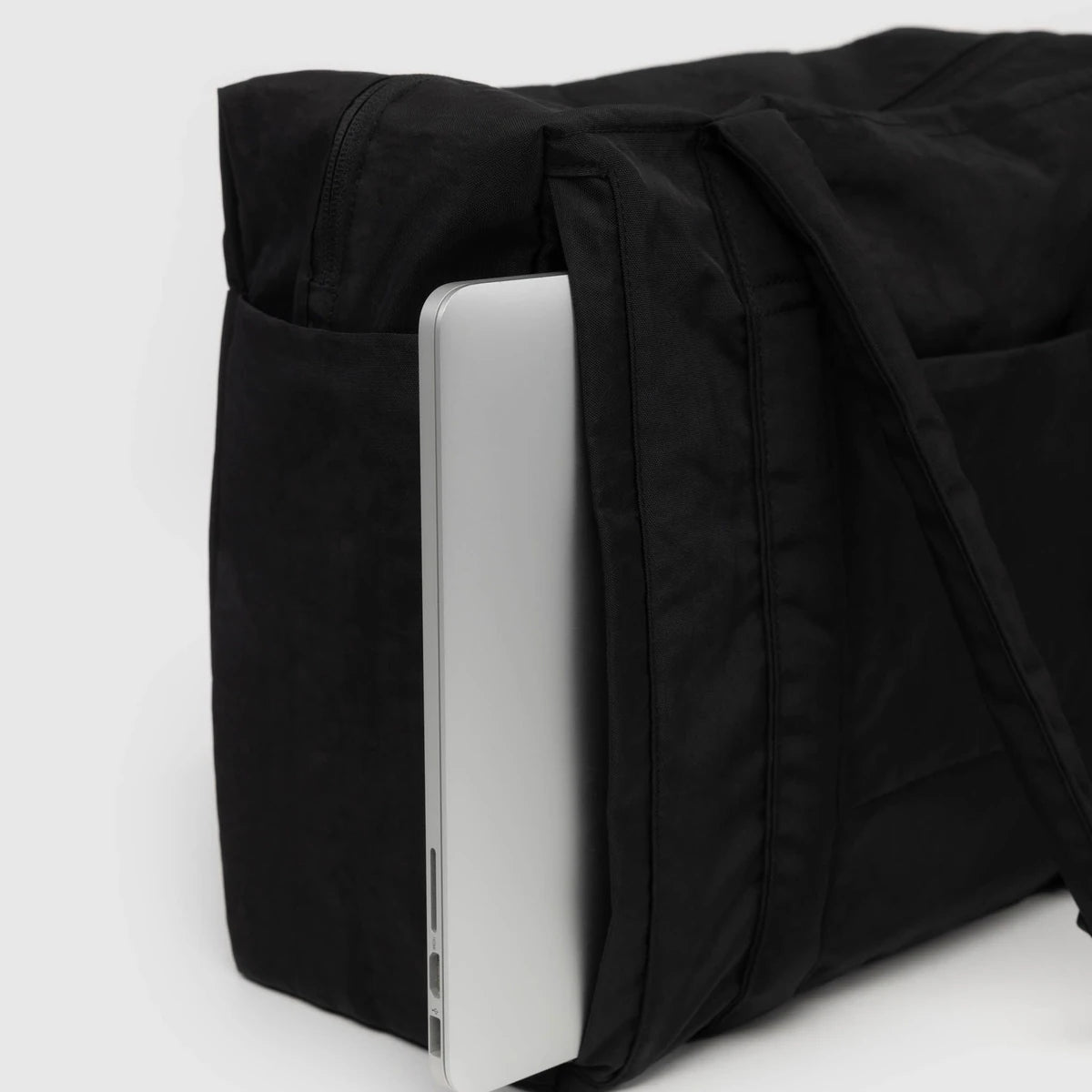 BAGGU SMALL CLOUD CARRY-ON: BLACK