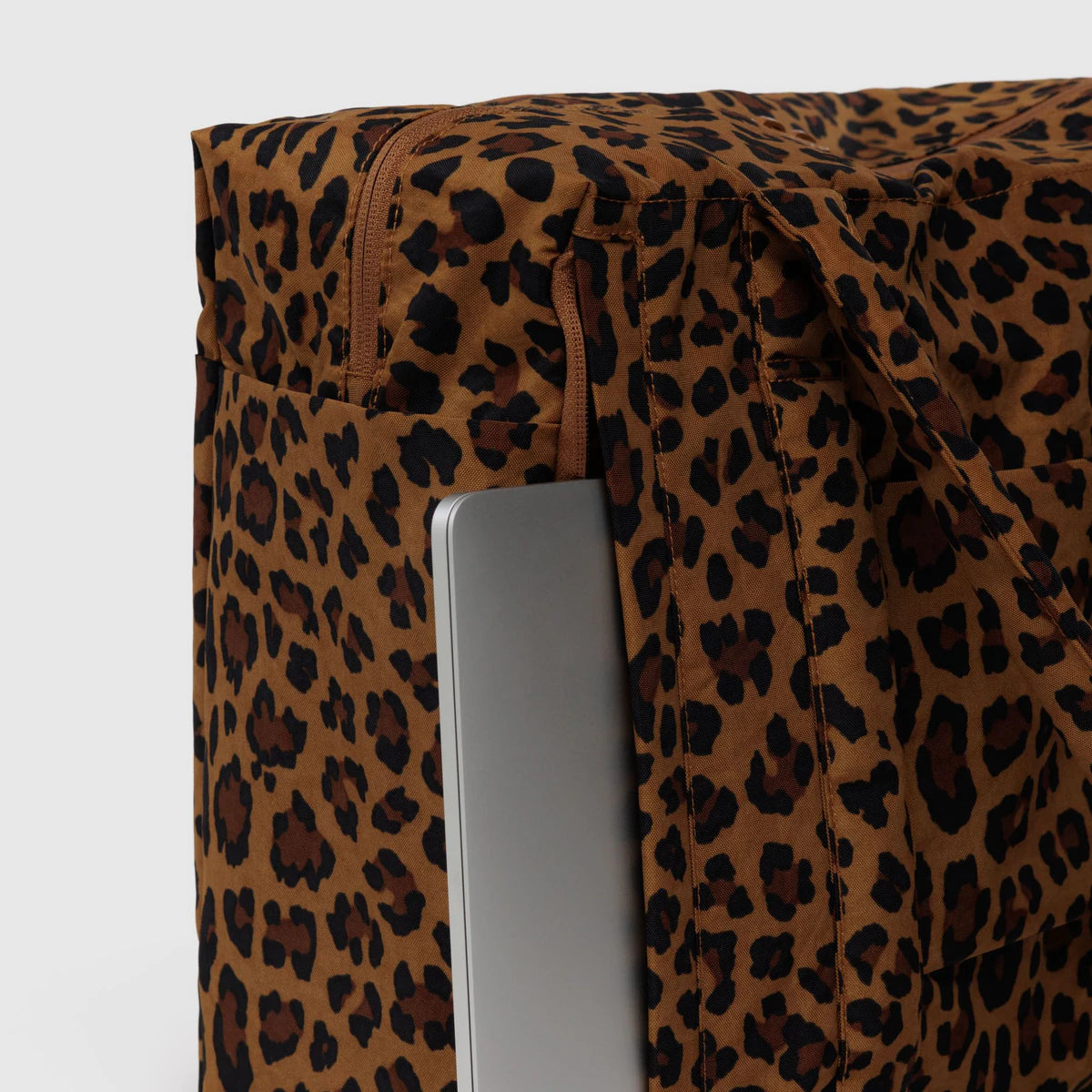 BAGGU SMALL CLOUD CARRY-ON: LEOPARD