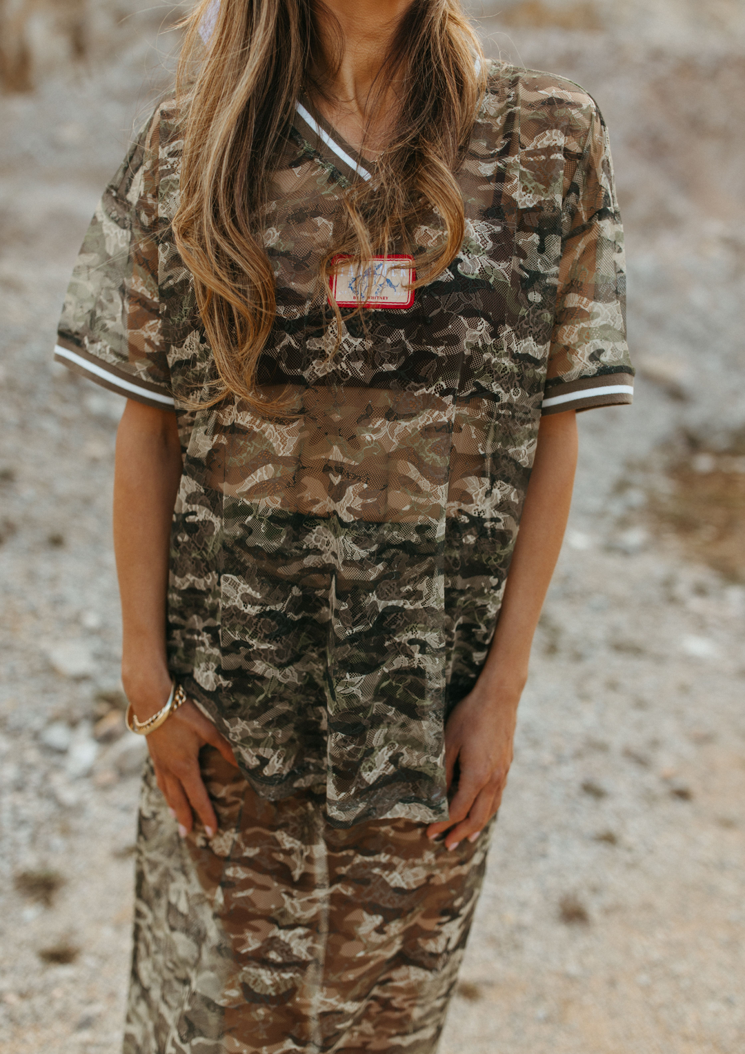 FAR MER CAMO LACE VEE 1