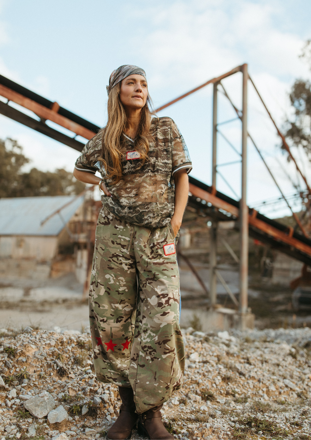 FAR MER CAMO LACE VEE 2
