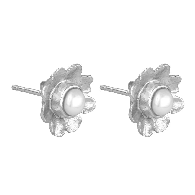 CLEOPATRA'S BLING PERDITA STUDS W PEARL: SILVER