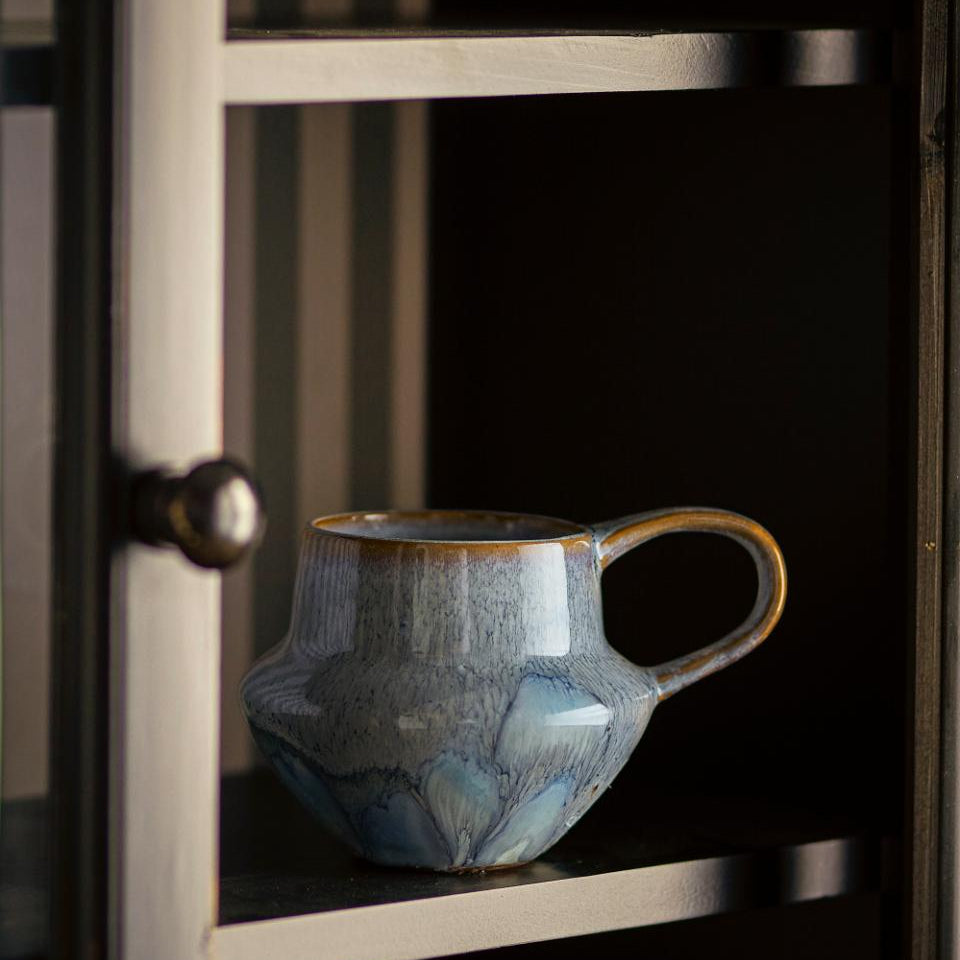 BLOOMINGVILLE BESSIE MUG: BLUE