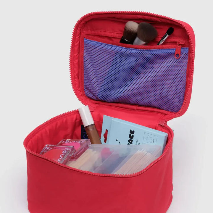 BAGGU LARGE COSMETIC CASE: CANDY APPLE