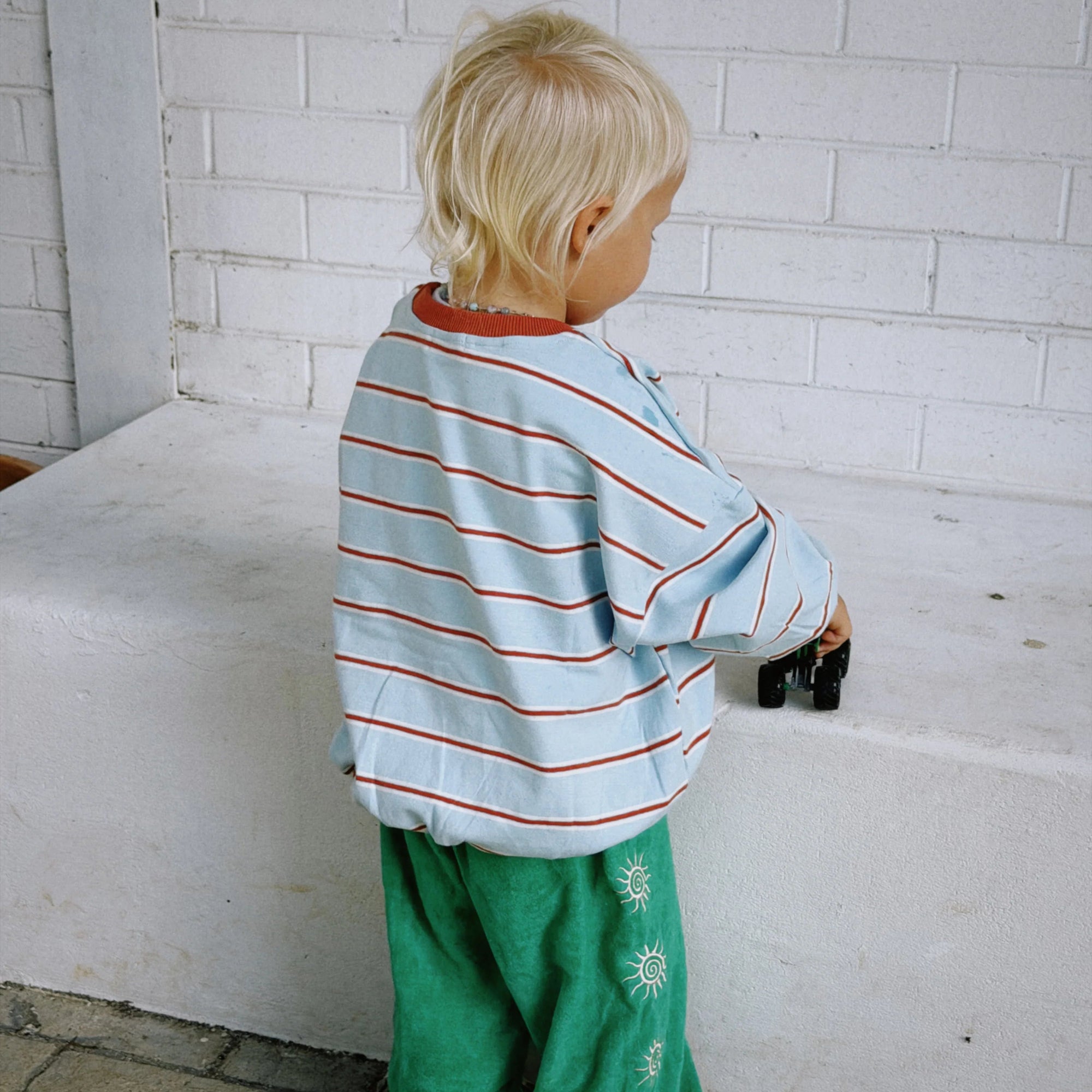 LENN LABEL STRIPE PULLOVER: SKY