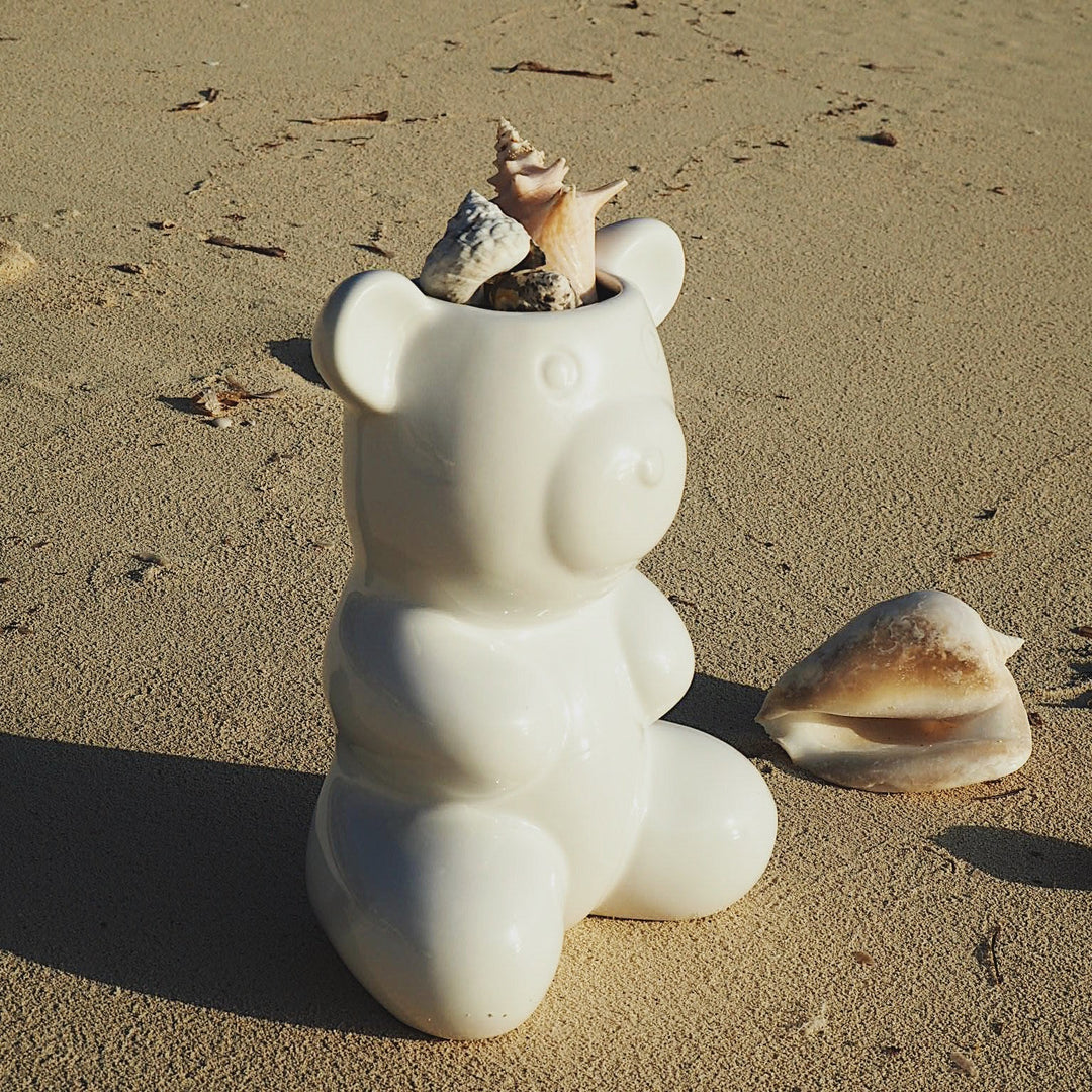 CRYSTAL HAZE NOSTALGIA BEAR VASE: WHITE