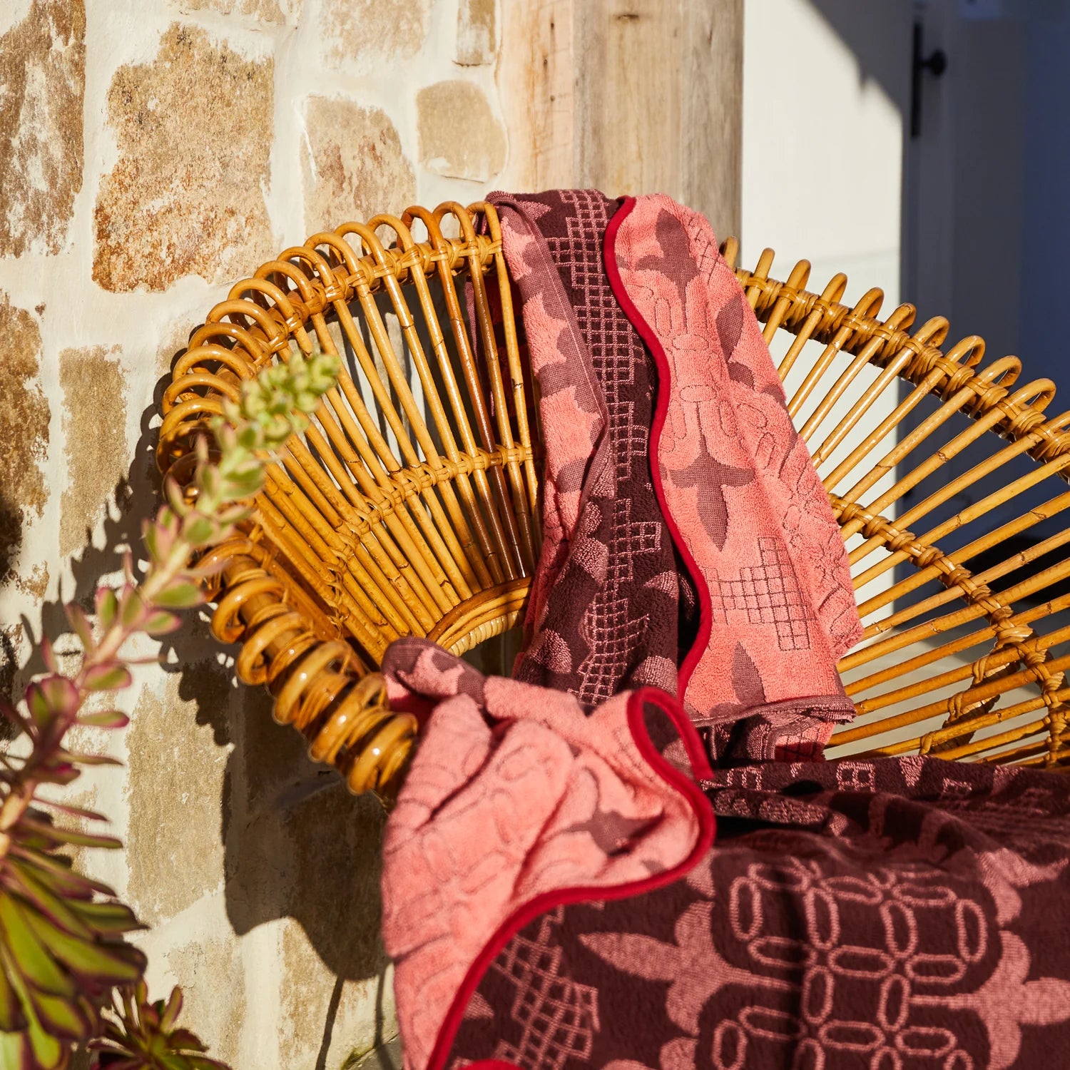 SAGE & CLARE ESME BATH SHEET: HIBISCUS