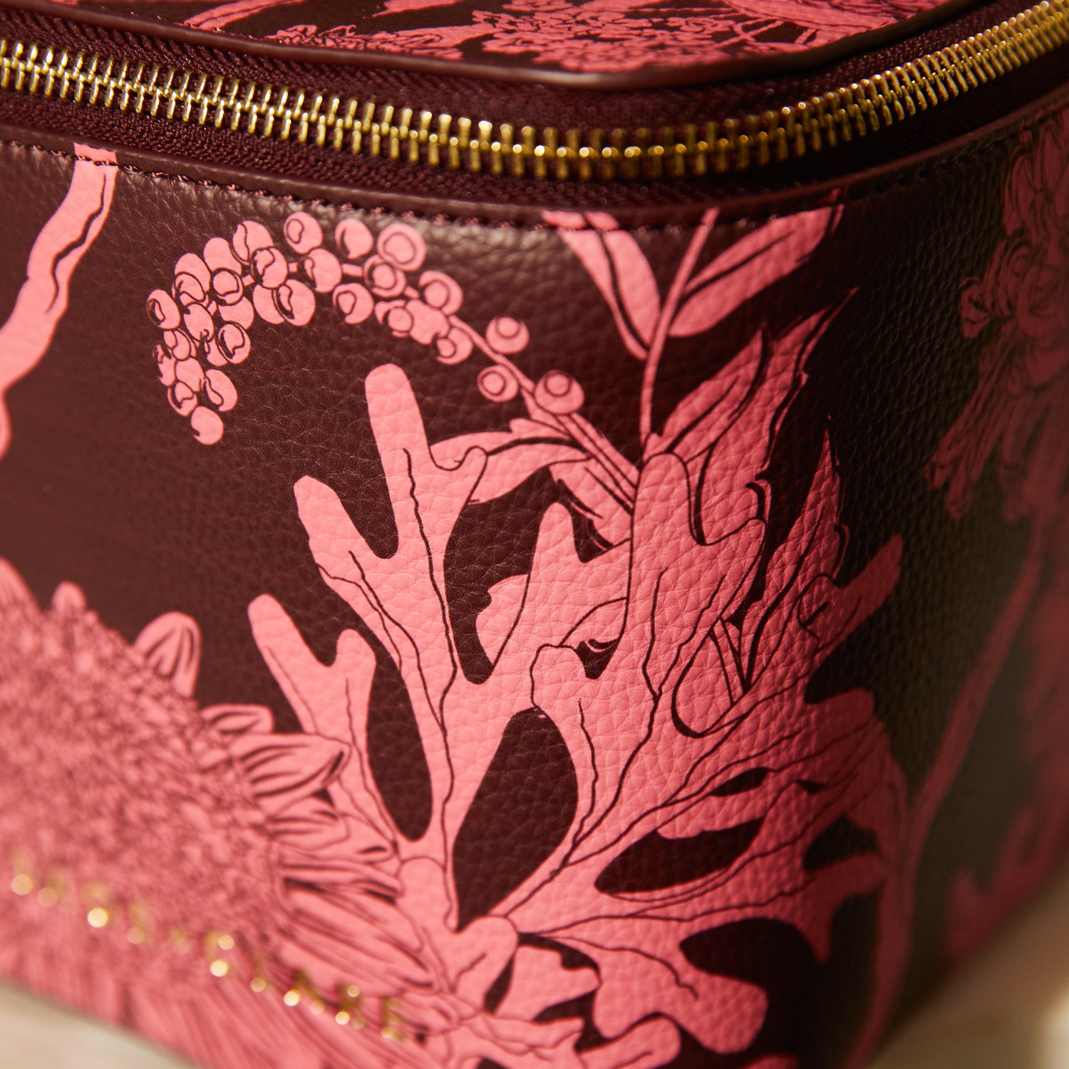 SAGE & CLARE DELPHINE SMALL VANITY CASE: GARNET