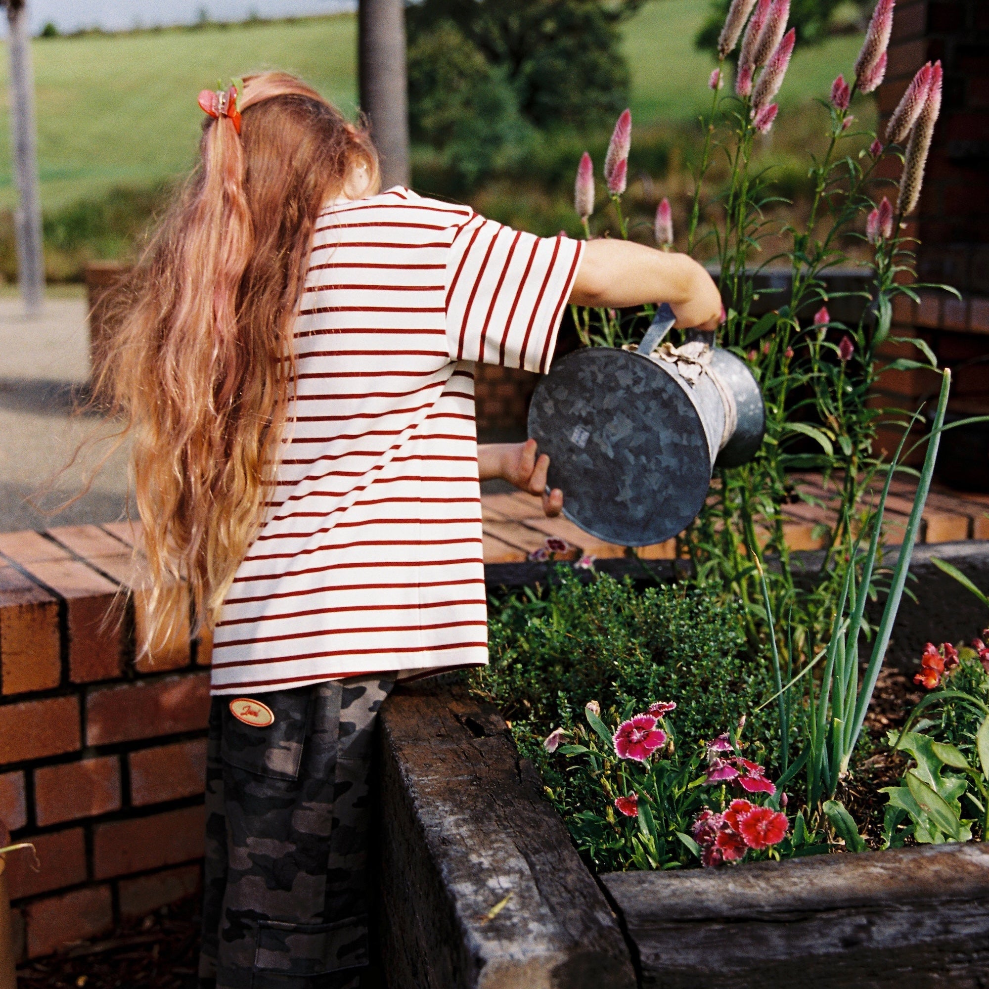 JUNI JNR ZION TEE: CHILLI STRIPE
