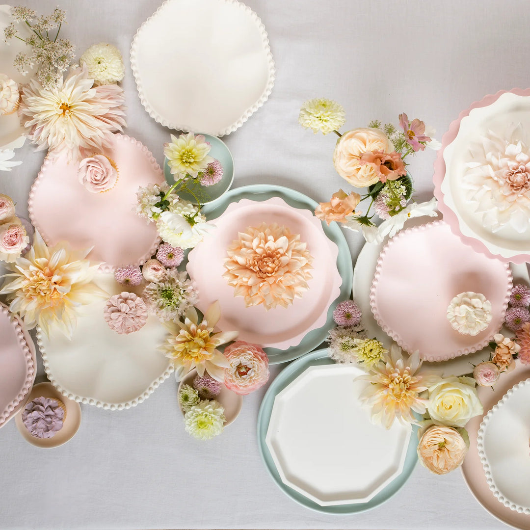 MERI MERI PINK DOT EDGED FLOWER COMPOSTABLE DINNER PLATES: 8PC