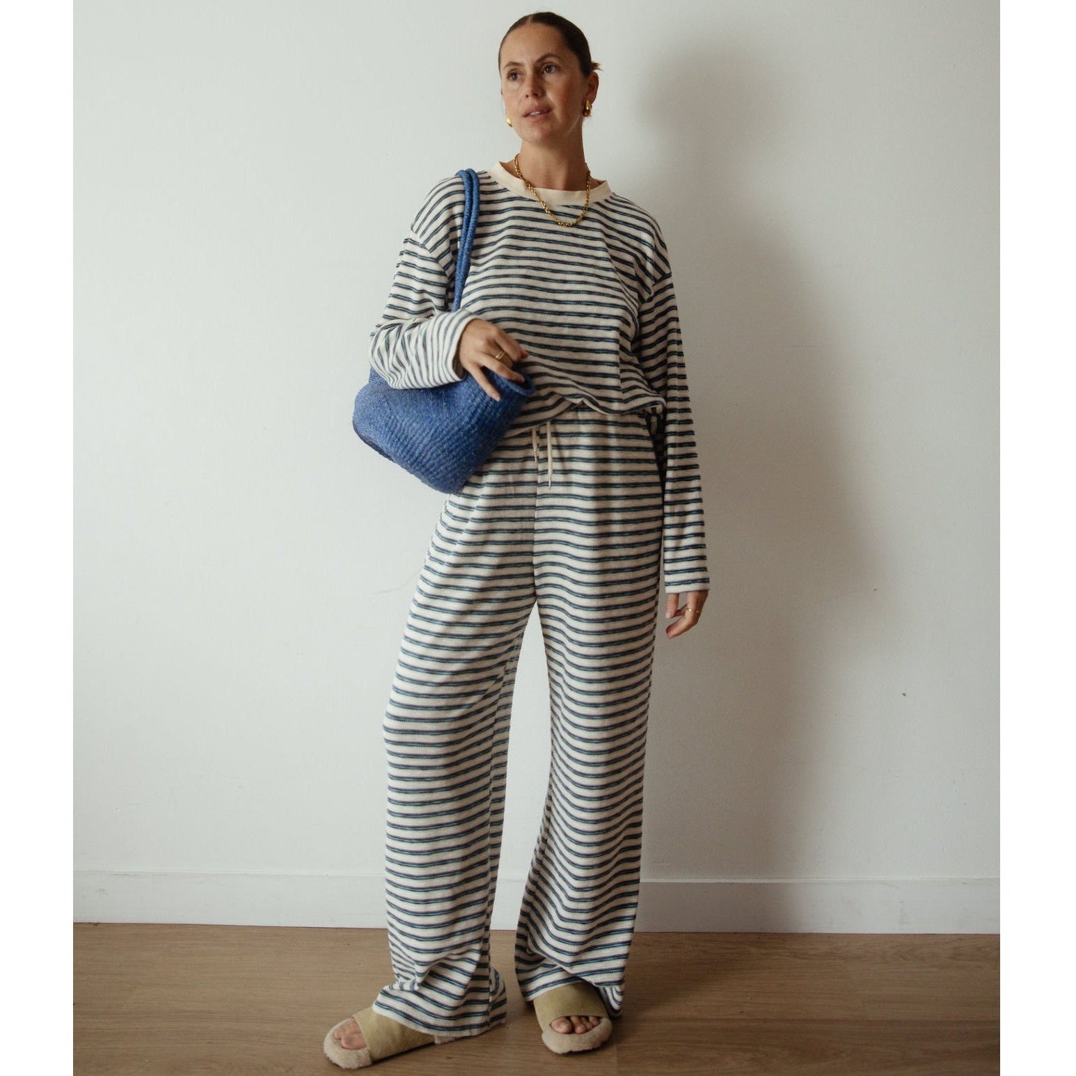 ALAKAI CASPIA L/S CREW NECK KNIT TOP: BLUE