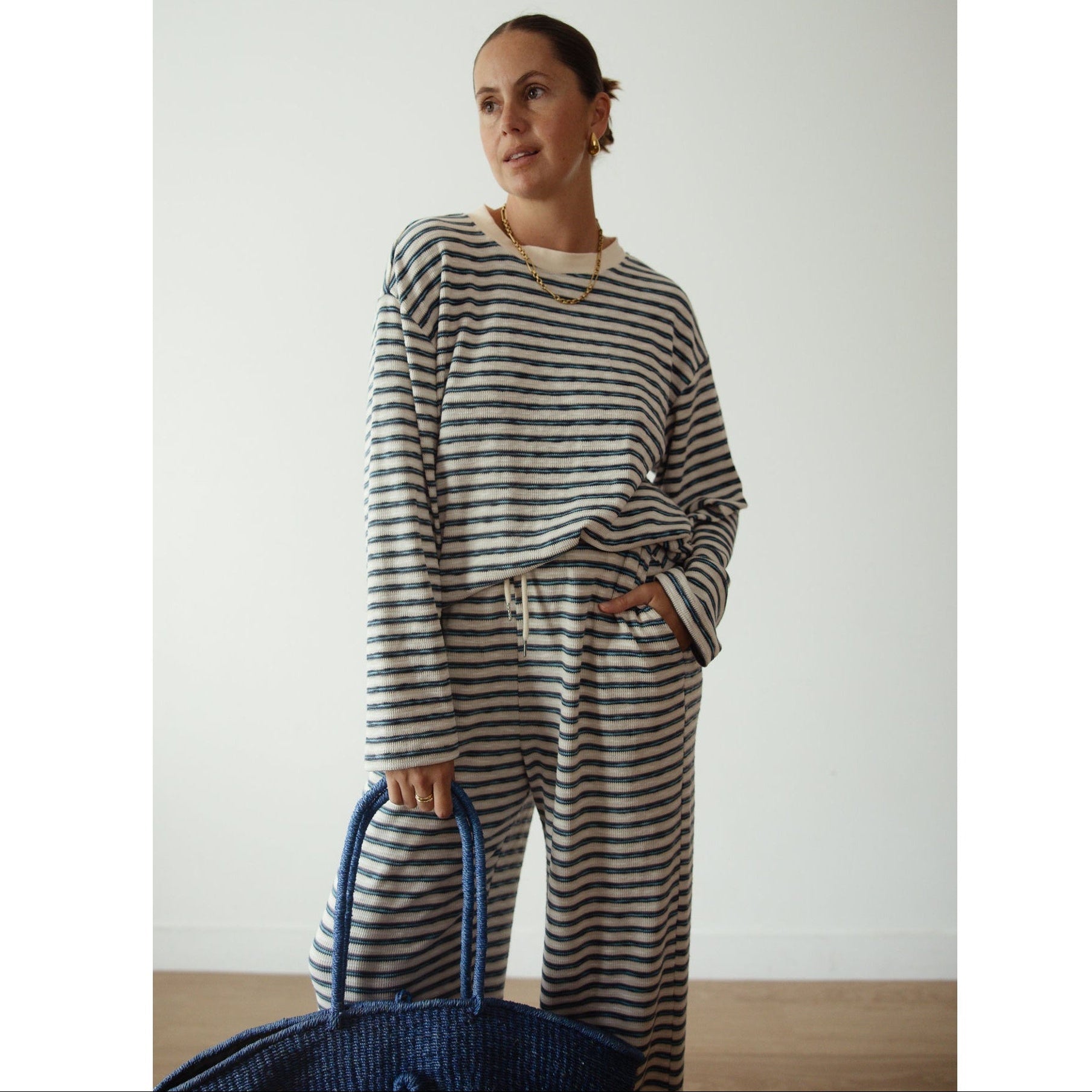 ALAKAI CASPIA L/S CREW NECK KNIT TOP: BLUE