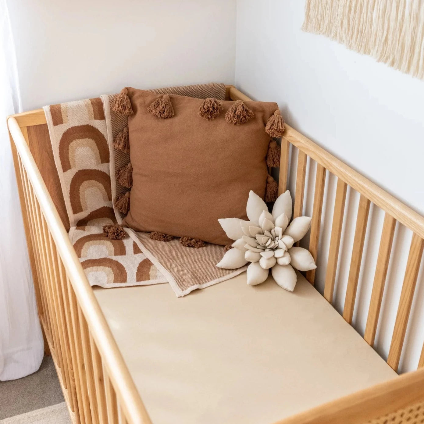 KIIN FITTED COT SHEET: OAT