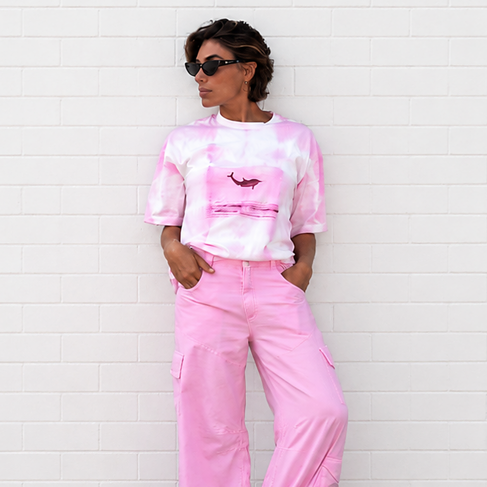 PATCHS STUDIO PINK DOLPHIN TEE